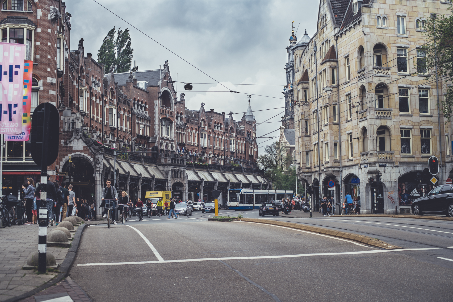 Raadhuisstraat shot from Herengracht