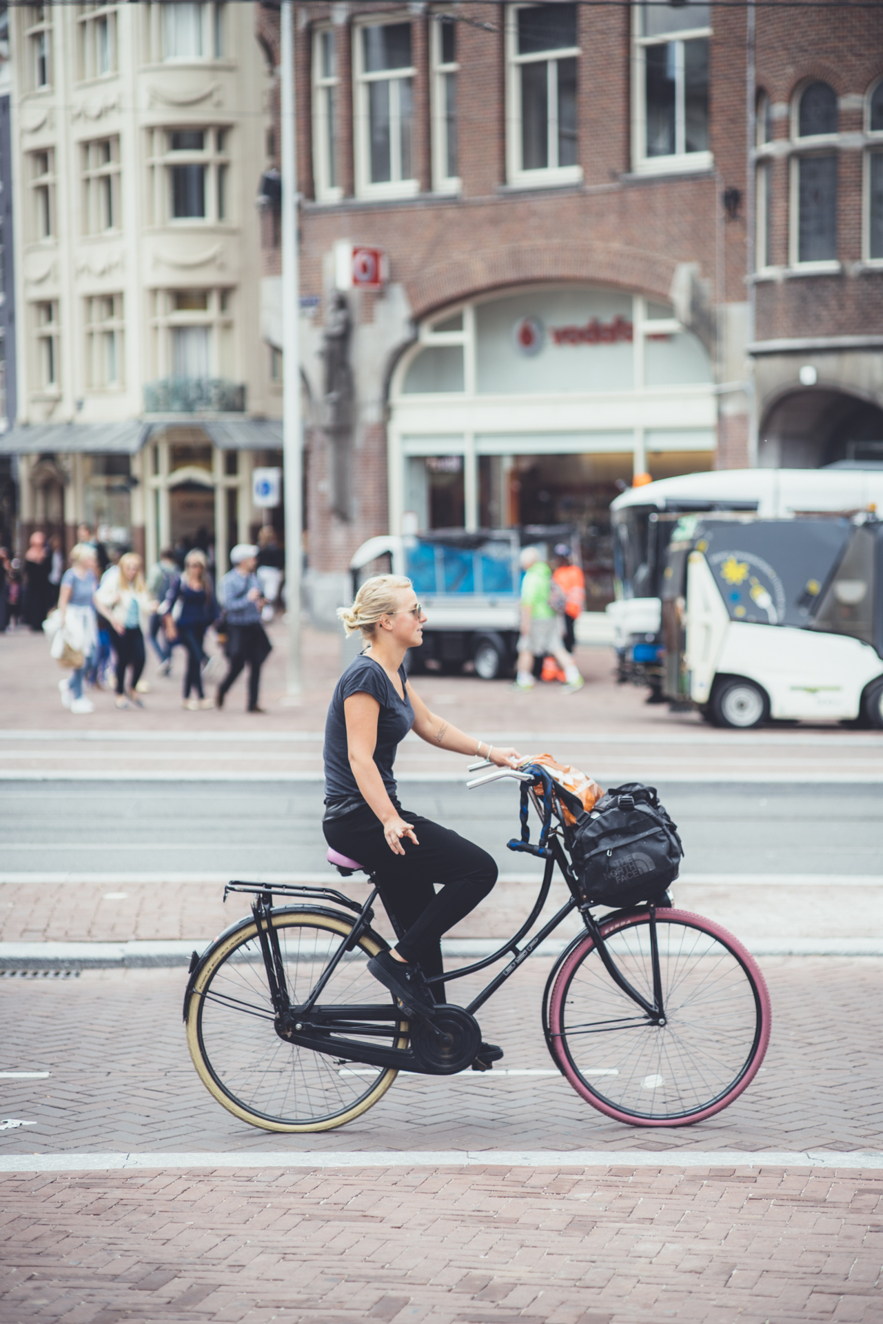 Muntplein, widest bridge of Amsterdam - nFD 85/1.8