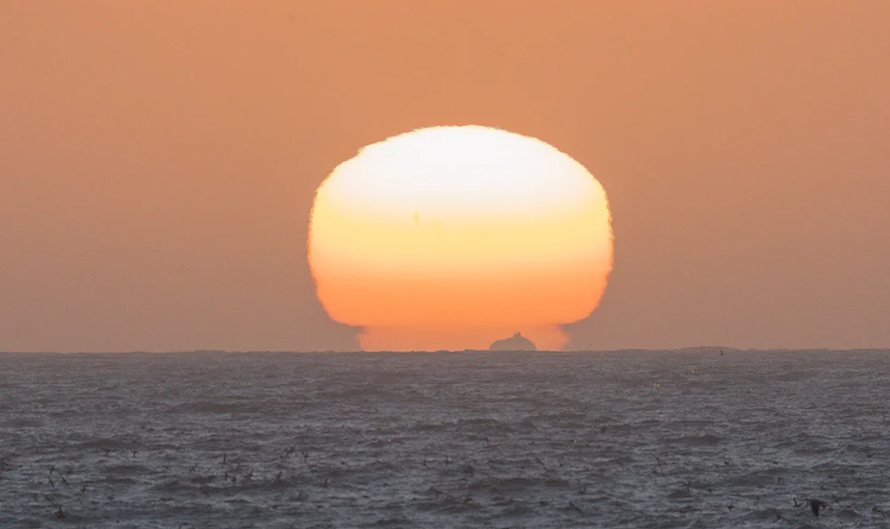Islands and Sun. 2016 Canon EOS-1Dx Mark II