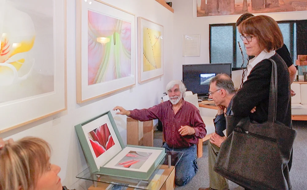 Showing the Life Form Portfolio during public Opening. Pacifica Center for the Arts.. 2018. Canon EOS 5DSr.