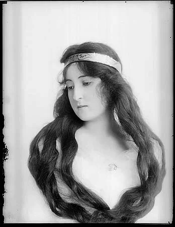 Preservation, Scanning and Restoration of Photographs: Virtual Classroom Session