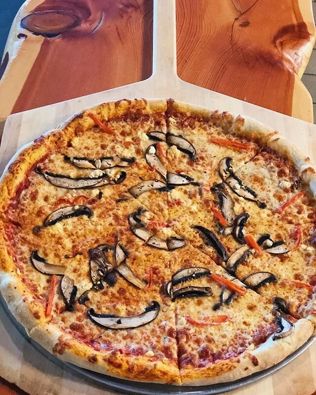 Now open 7 days a week for dine in and takeout! 🎉
Our new hours starting today are Monday-Thursday 3pm-8pm and Friday-Sunday 12pm-8pm! This week&rsquo;s specialty pizzas are:
🍕The Grant: Red sauce, sausage, mushroom, and Asiago cheese!
🍕The Swan: 
