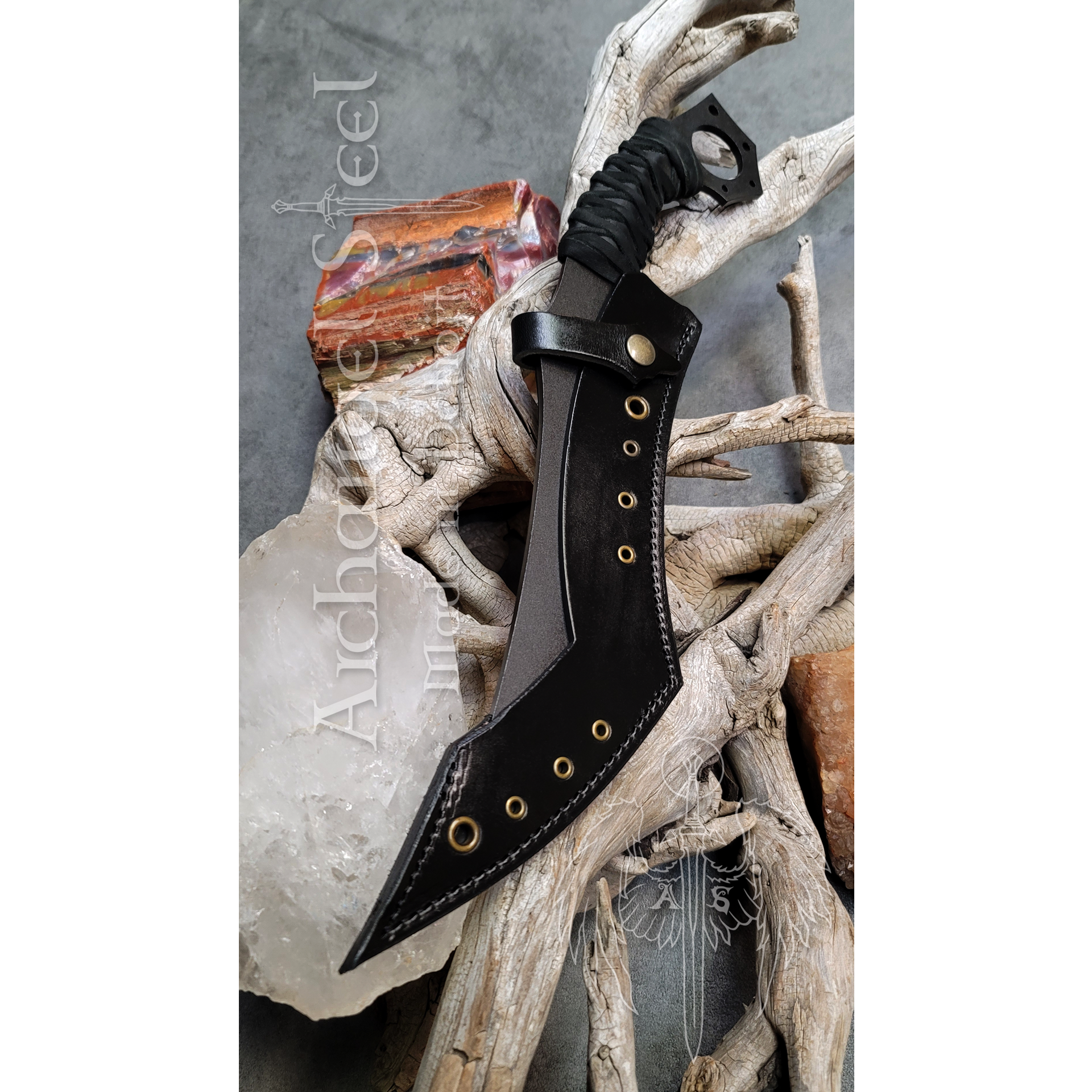 03 Horn Dagger c.png