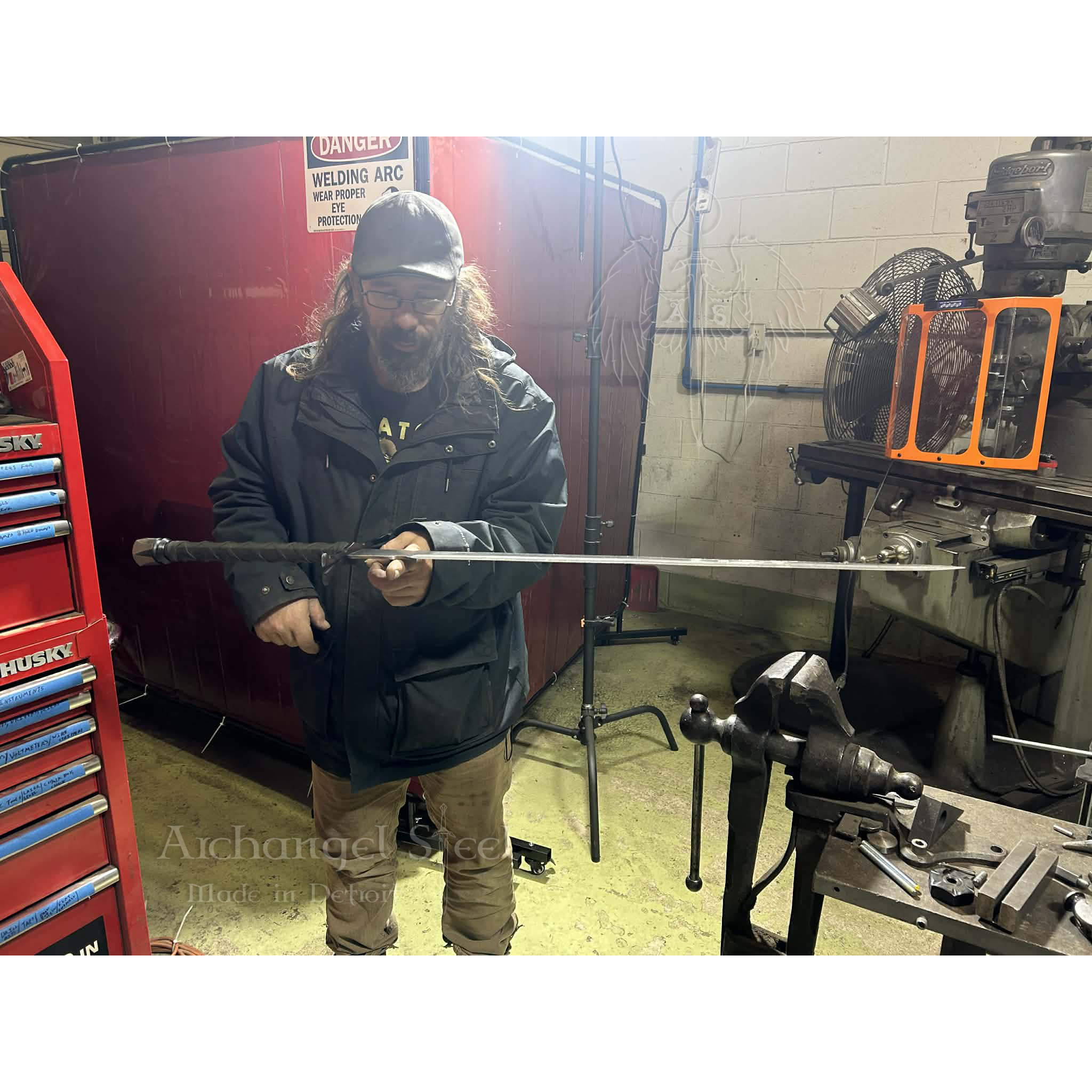 Steve w POB on Split Crossguard Longsword Square.png