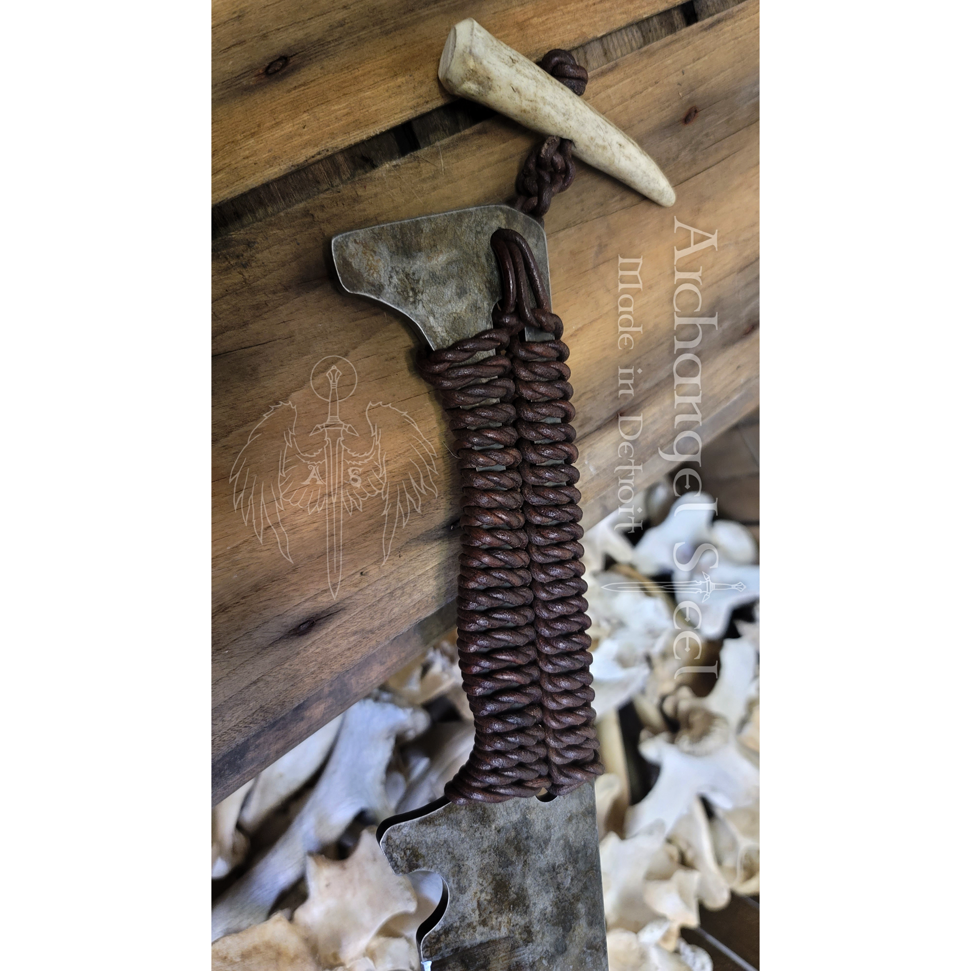 02 Seax - Brown w Antler.png