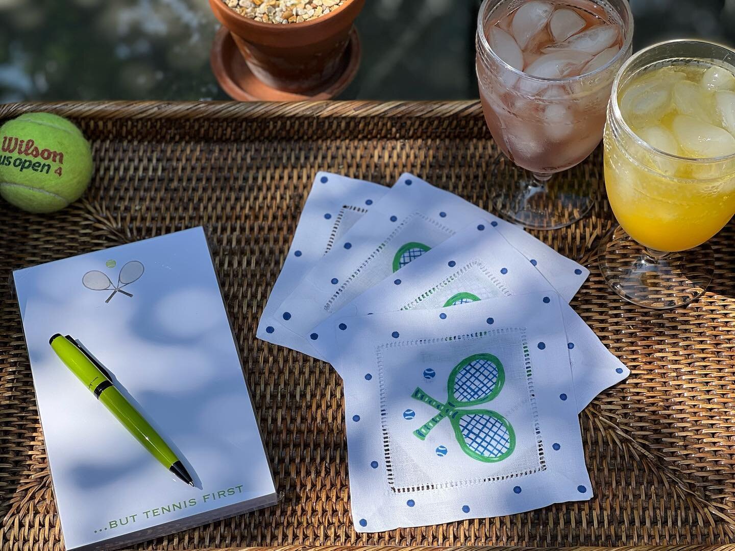 In honor of the US Open&hellip;a little something for tennis fans.🎾 Notepads are $20 and each set of 4 linen cocktail napkins is $30. Please DM to order. #waltonstreetstationers #walton_street# waltonstreettoyourstreet#tennis#usopentennis#lovetennis