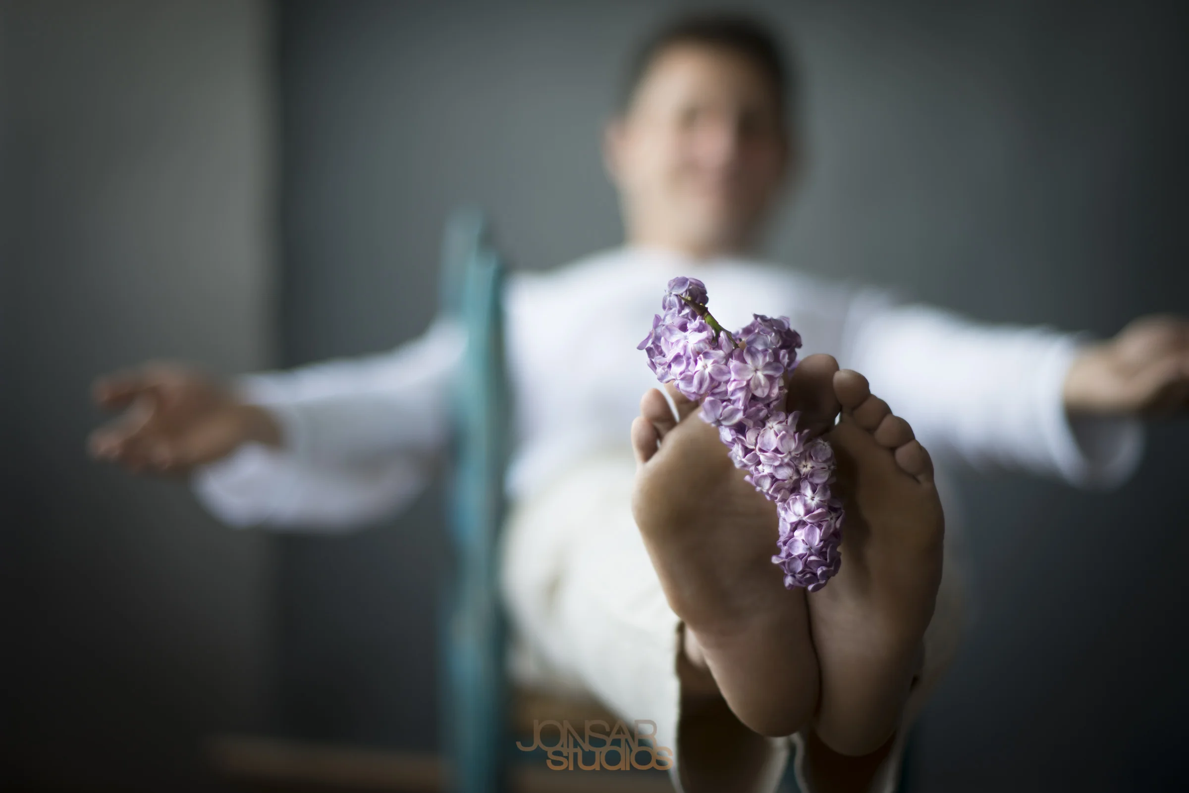 Joe Che - Conversations with Artists