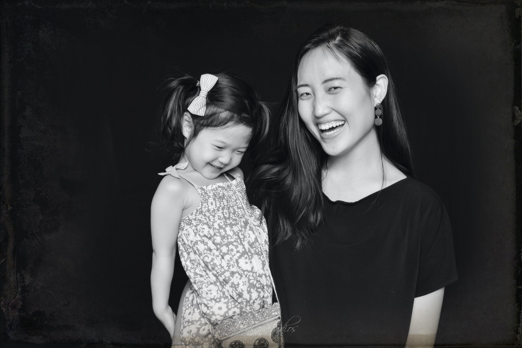Black and White portrait of mother and daughter
