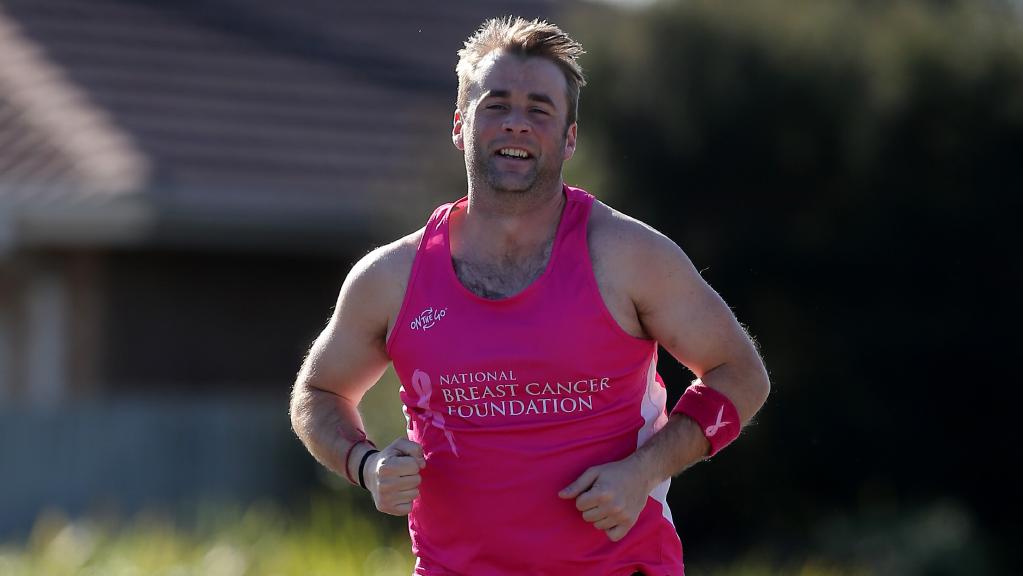 Jake Ward running from Gold Coast (QLD) to Cranbourne (VIC) to raise funds for Breast Cancer Research.