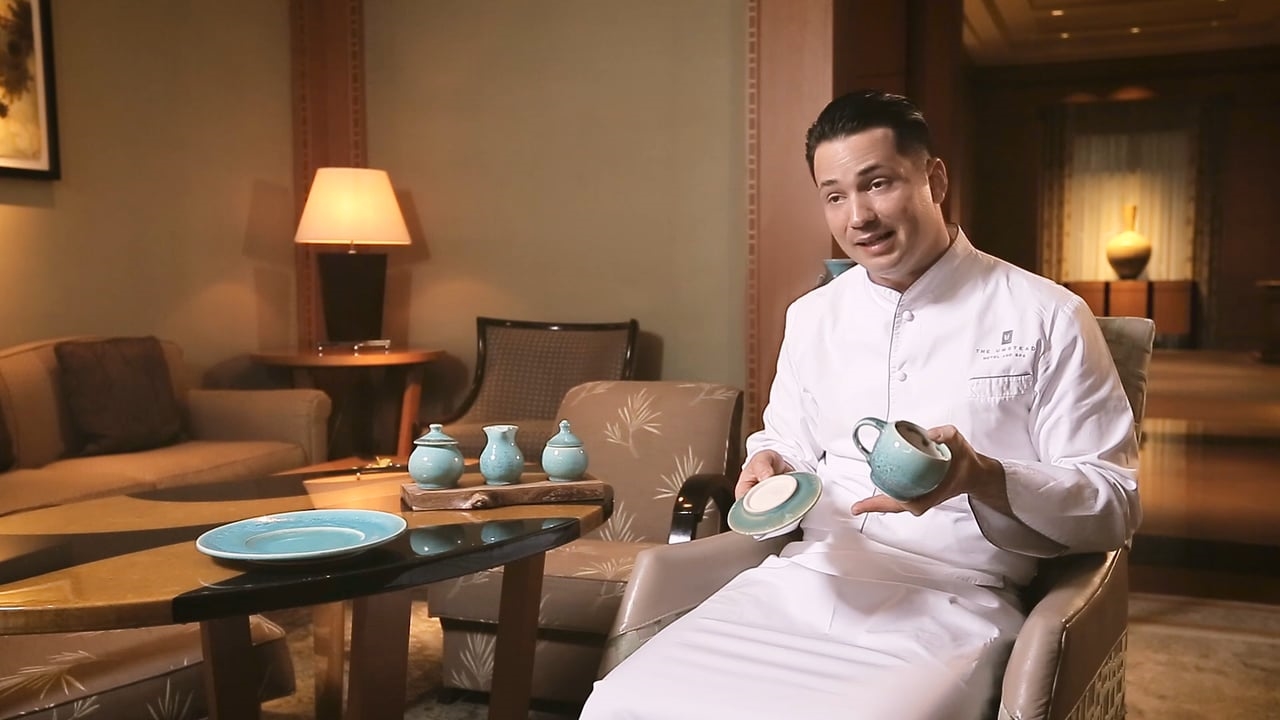 In this video clip, Herons Restaurant executive chef Steven Greene compares art forms with Ben.