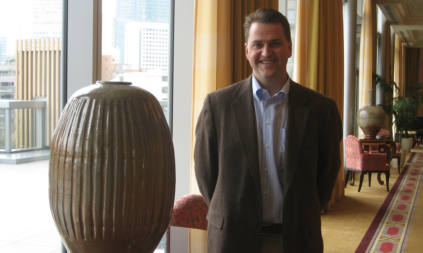 Ben Owen III with his Carved Vase at the Ritz-Carlton Hotel in Tokyo, Japan.
