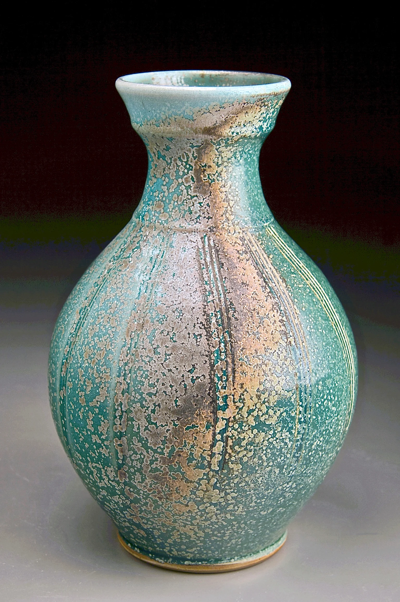Han Vase Carved Lines in Patina Green .jpg