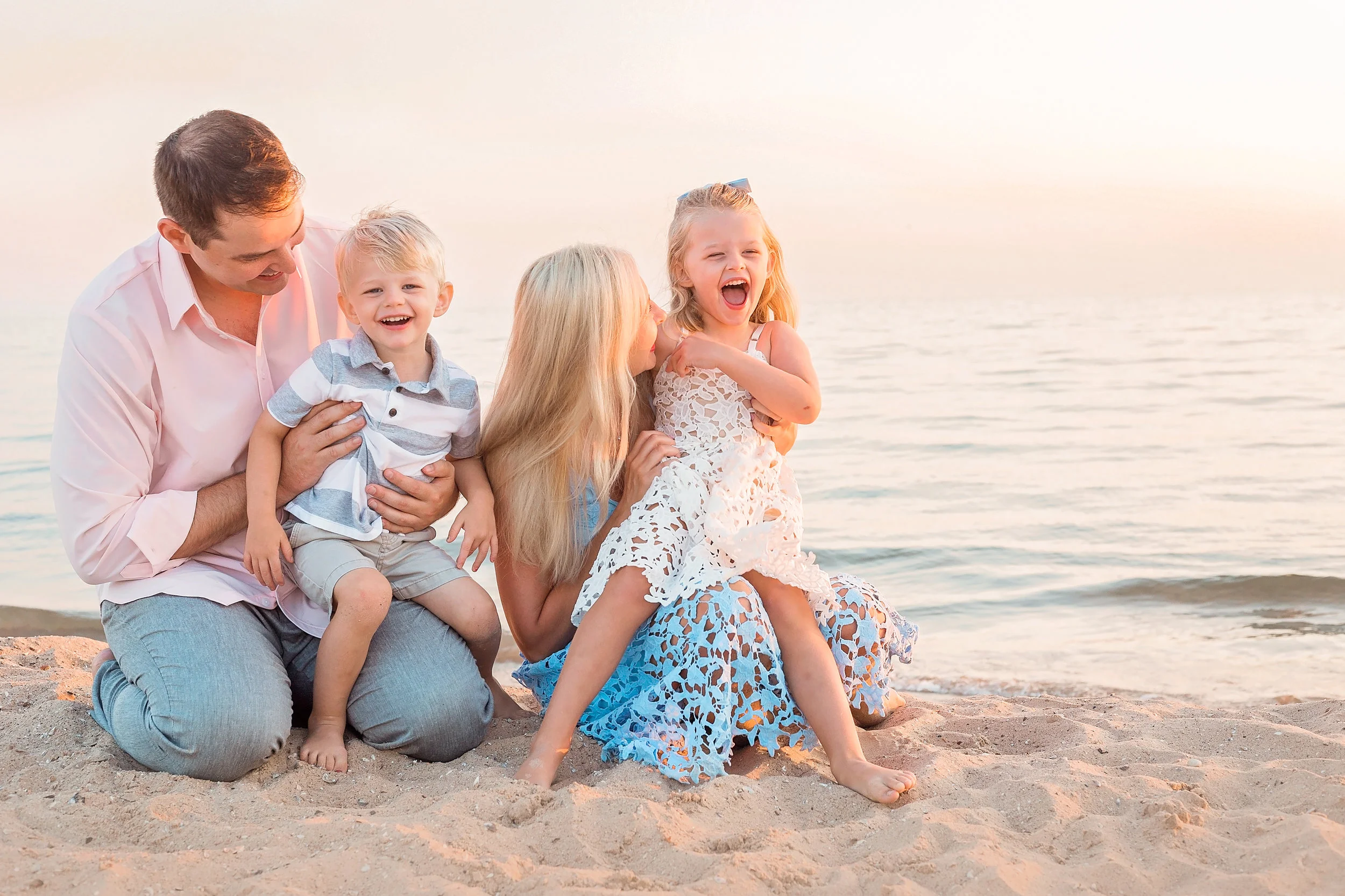 muskegon-michigan-family-photo-sunset.jpg