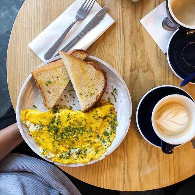 A fab weekend serving up 🦀 omelettes and more to the people&rsquo;s. January&rsquo;s not so bad #romanroad#cafe#brunch#coffee thanks @thedavidjaypaw for the 📸