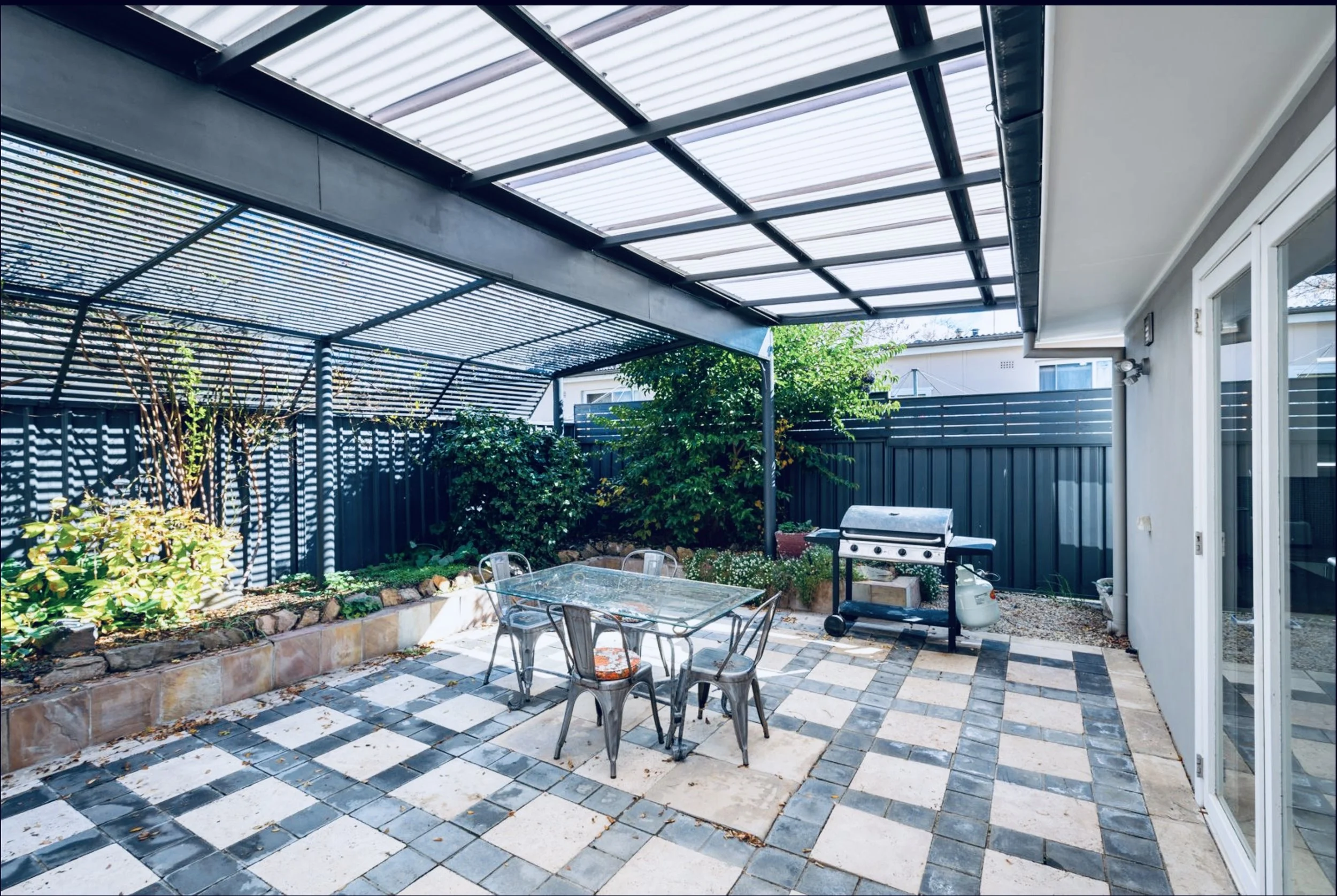 170 Keppel St Bathurst Court Yard.jpeg