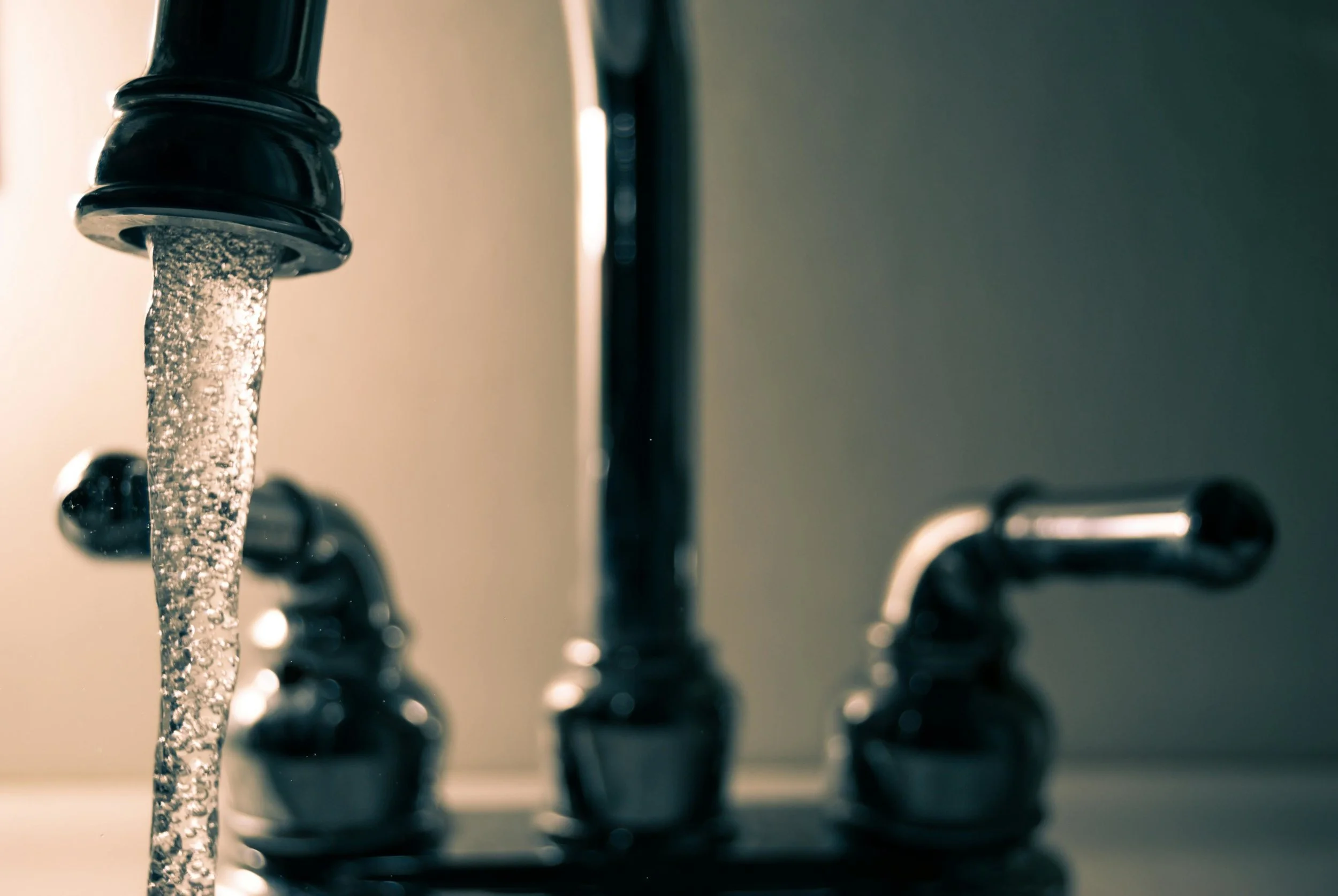 pxls-Plumbing Faucet 861414-SWAP TO LEFT.jpg