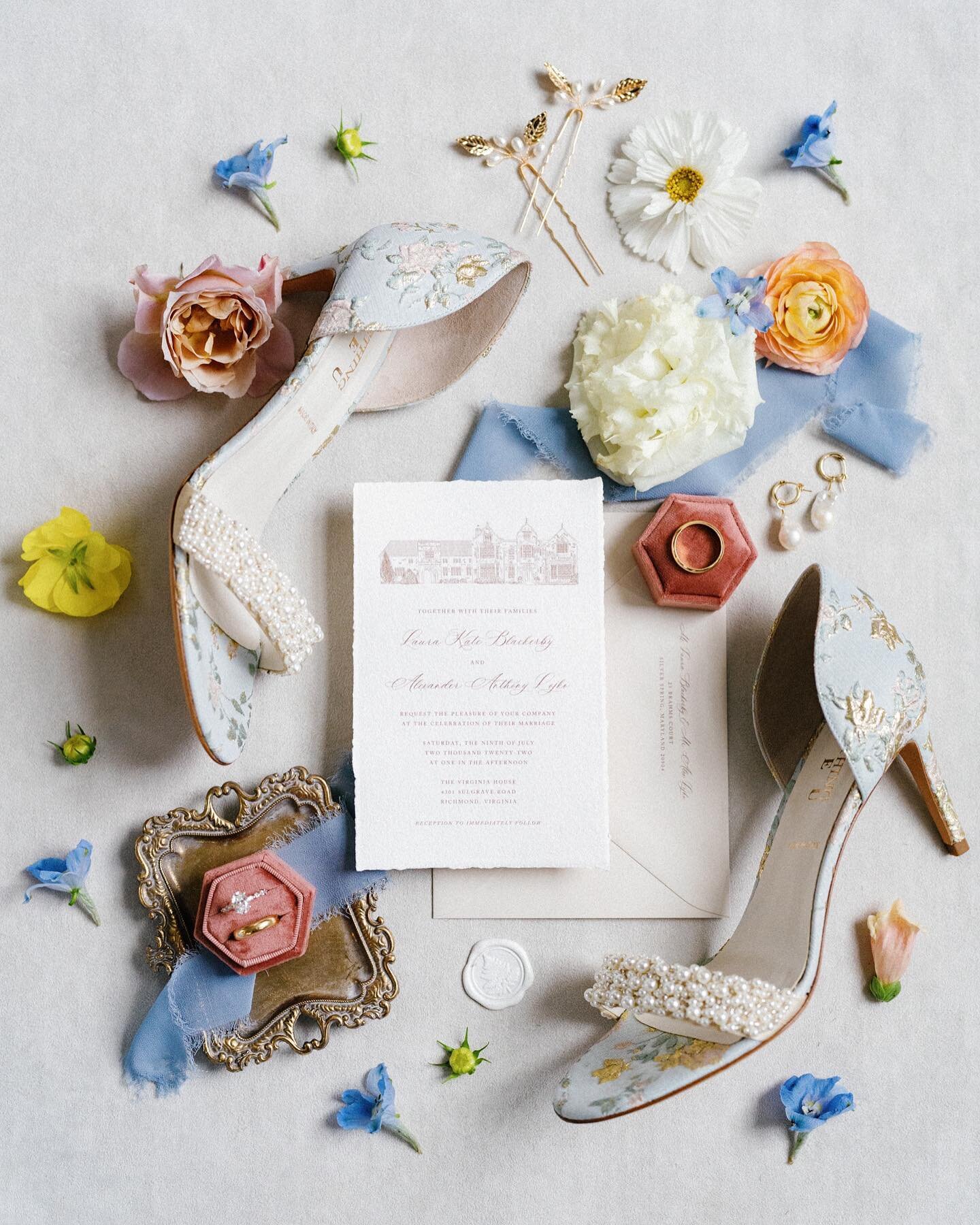 Invites for L &amp; A featuring a custom venue illustration of @thevirginiahouse printed on delicate handmade paper and a custom envelope liner ✨

Photographer: @elosiniophoto
Planning &amp; Design: @dantusandcoevents
Caterer: @garnish_rva
Venue: @vi