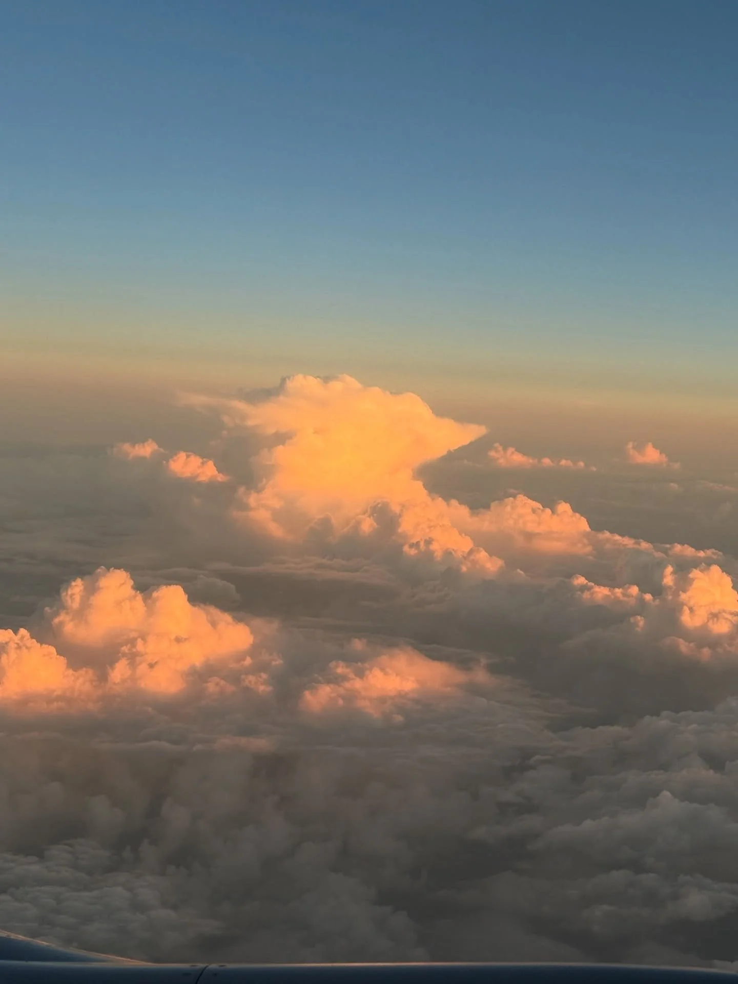 Clouds ☁️ 
#referenceimages #clouds☁️ #cloudporn #floridaskies #airplaneclouds #oceanclouds #annamariaisland #boyntonbeachfl #islamorada #florida