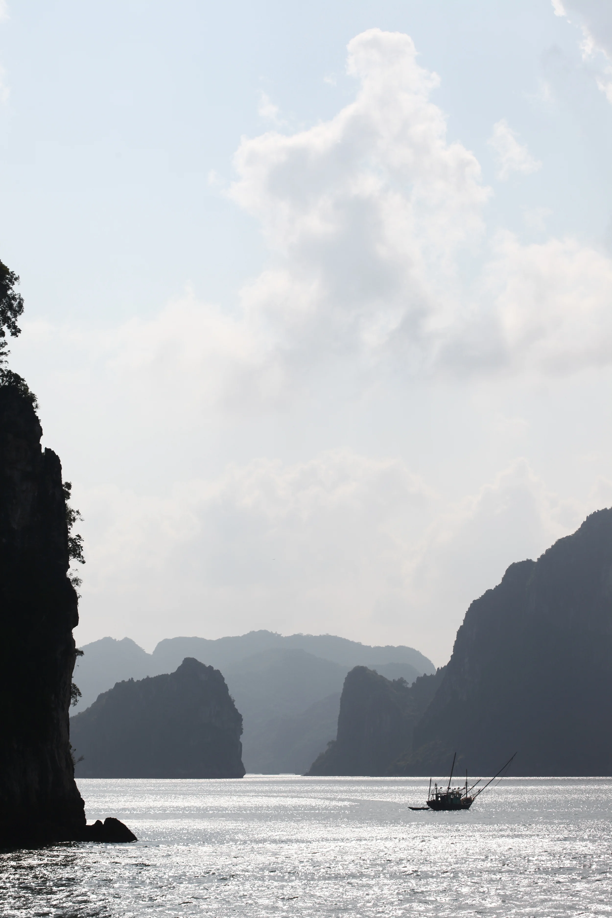 junk boat, halong bay, vietnam