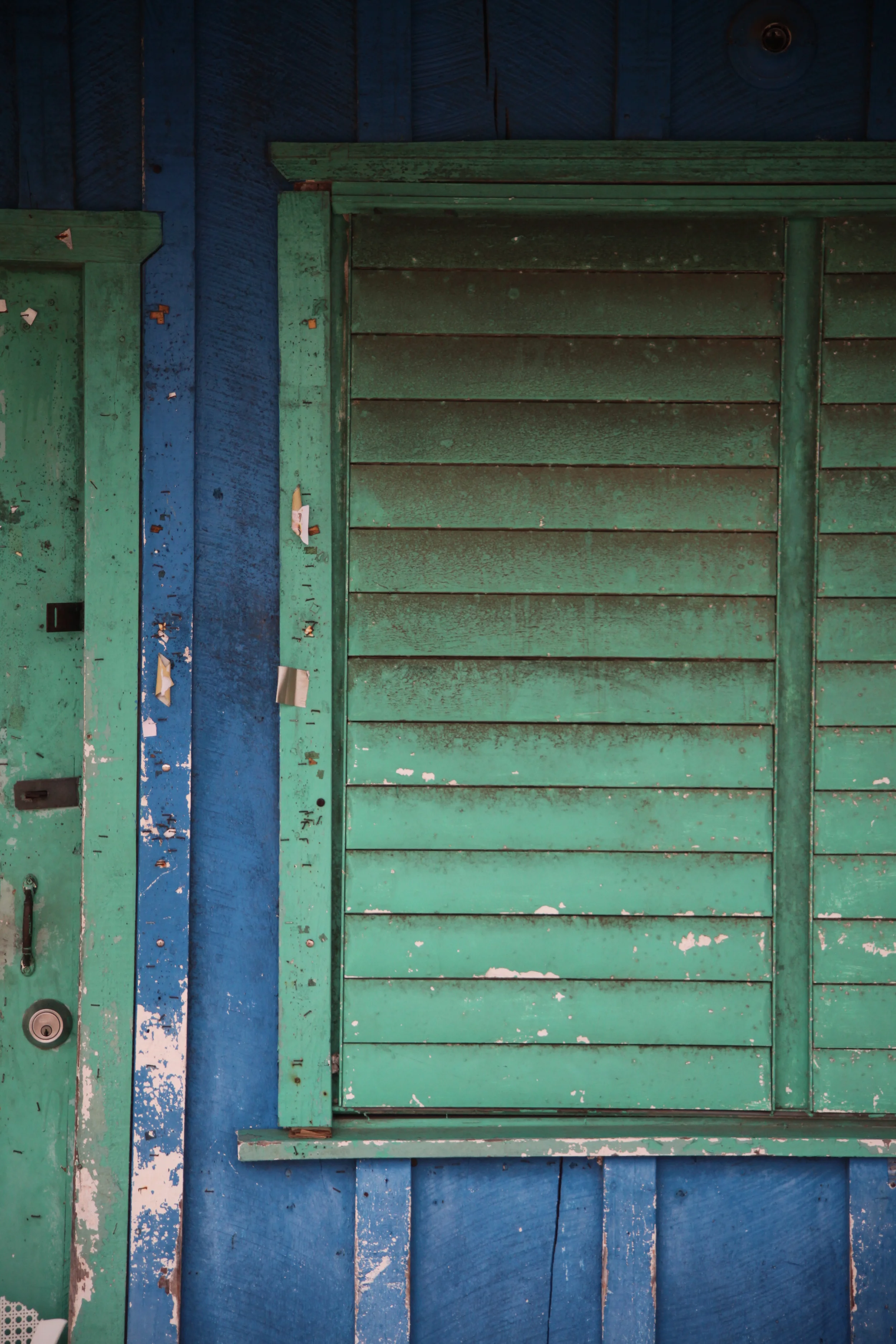 green and blue, placencia, chile