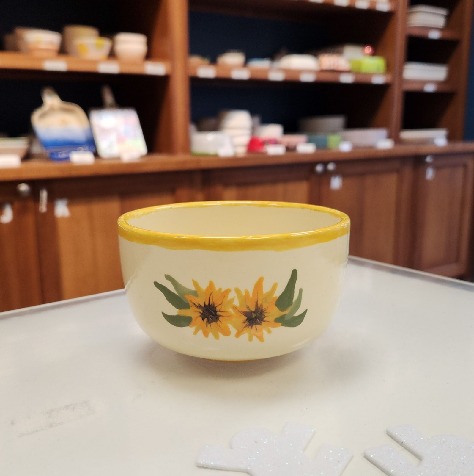 Customer Piece. Let's kickstart this sunny day with a splash of sunshine and a blooming sunflower.
https://paintawaynow.com/

#redmondtowncenter #potterypainting #pyop #buylocal #experienceredmond #becreative #shopsmall  #kidsactivities #kidspainting