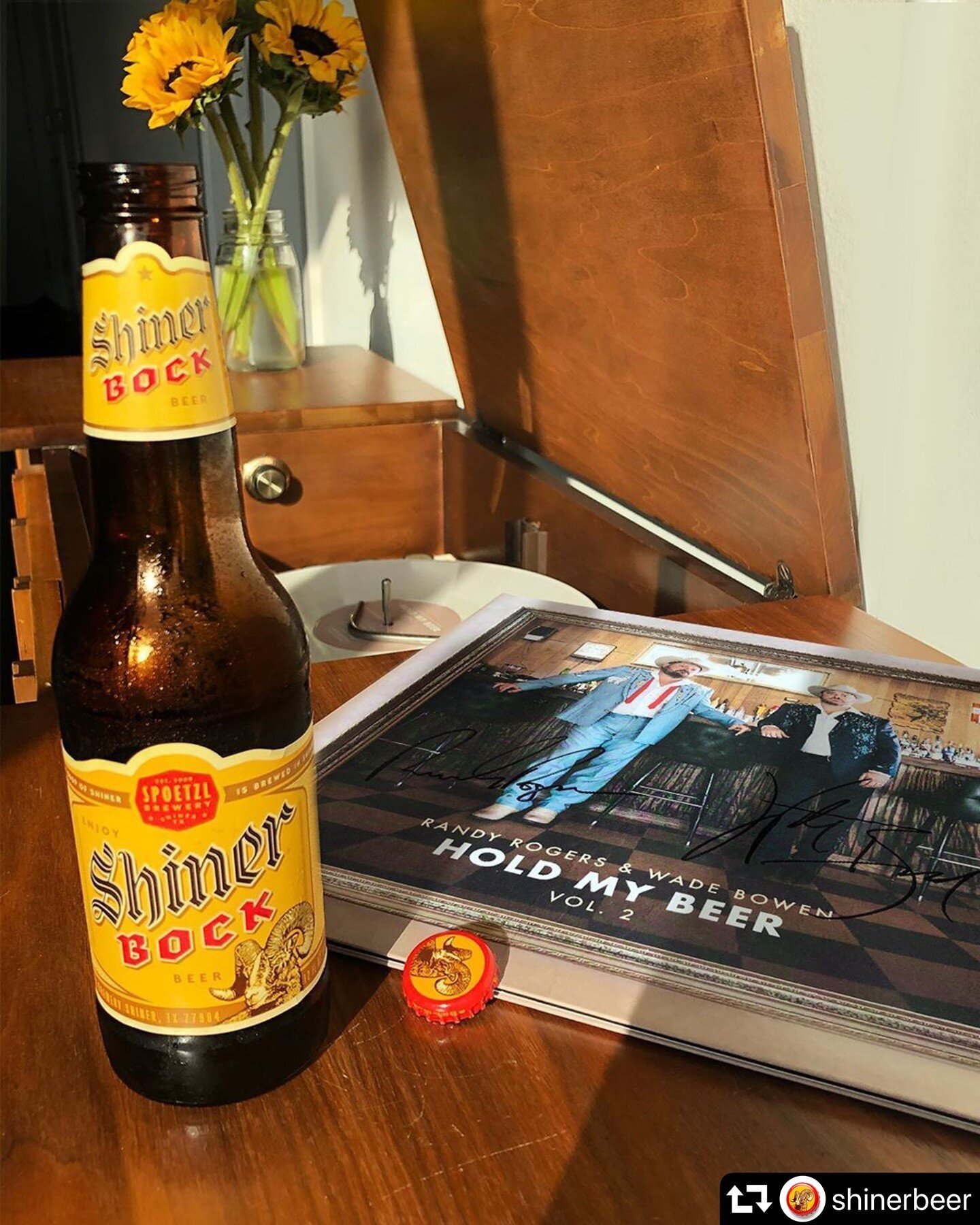 Hell yeah it does. #repost @shinerbeer ・・・ Shiner Bock just goes with country music, whether you&rsquo;re making it or listening to it. Get your own album signed by @RandyRogersBand and @WadeBowen. Link in bio.