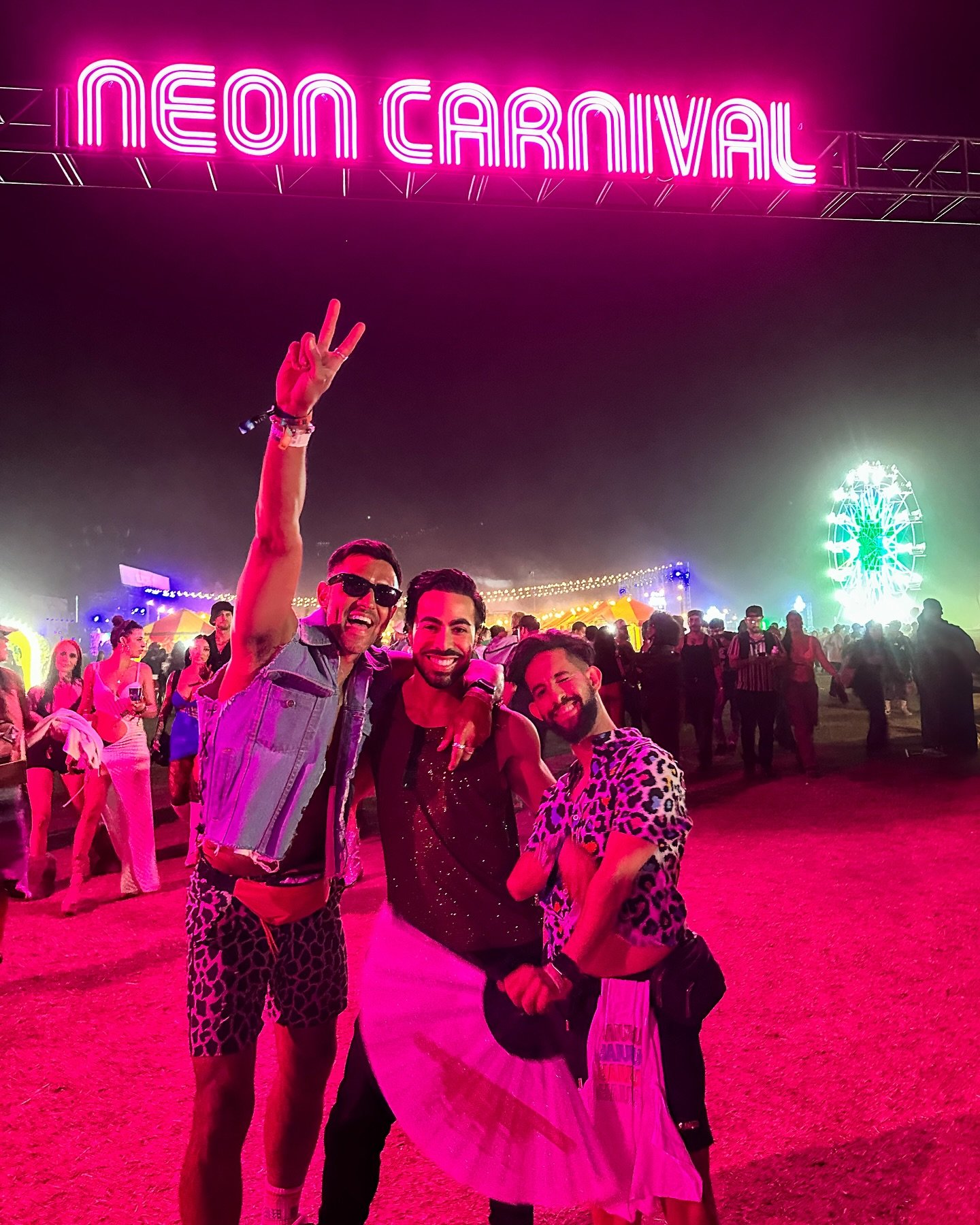 JUST CALL US THE: N E O N 🥷 N I N J A S 

Thanks for a great time @neoncarnival! 🎡 💖 ✌🏽

#Coachella #NeonCarnival2025 #NeonCarninval #DiegoDowntown