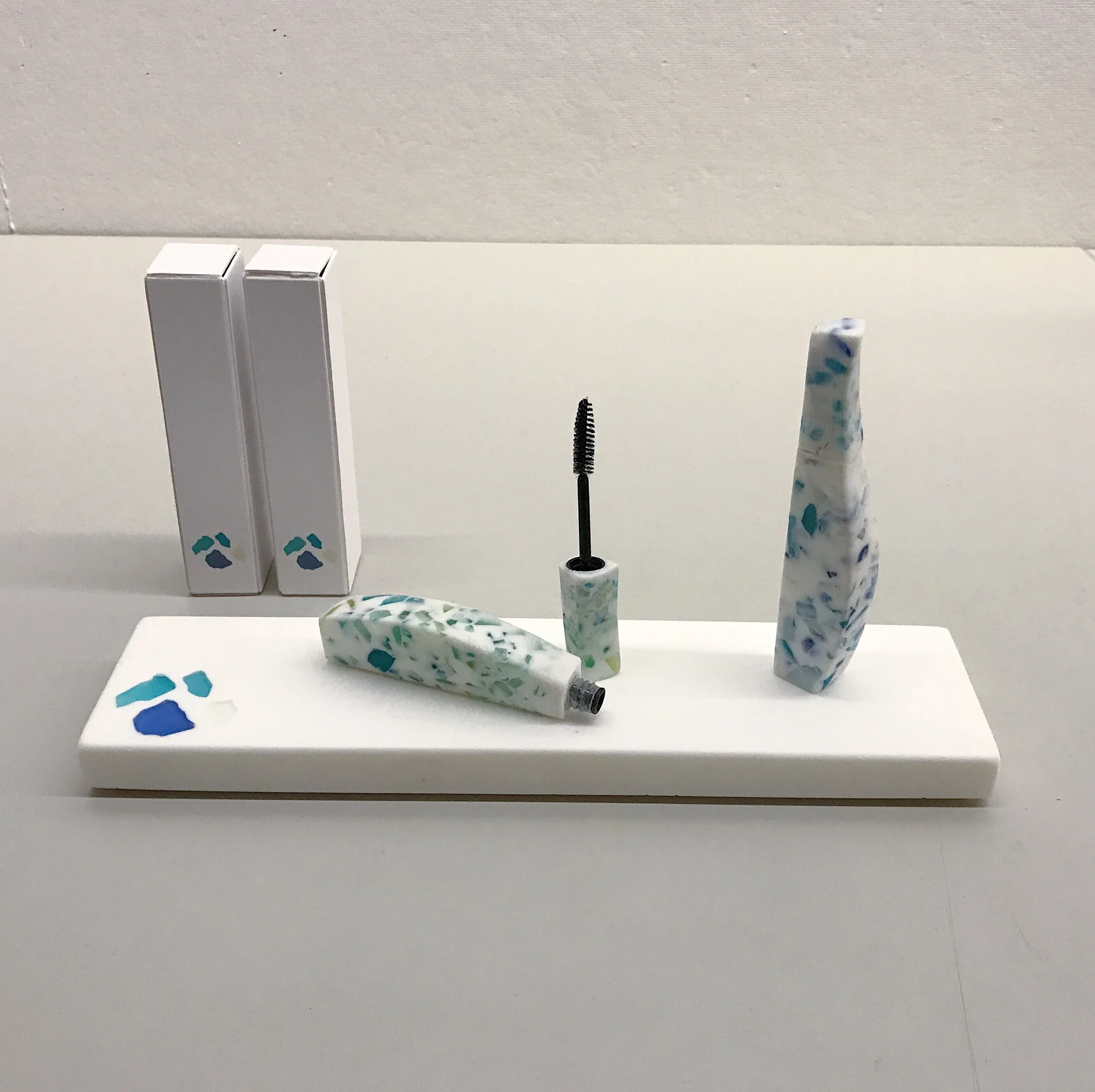  Packaging and visual merchandise display 