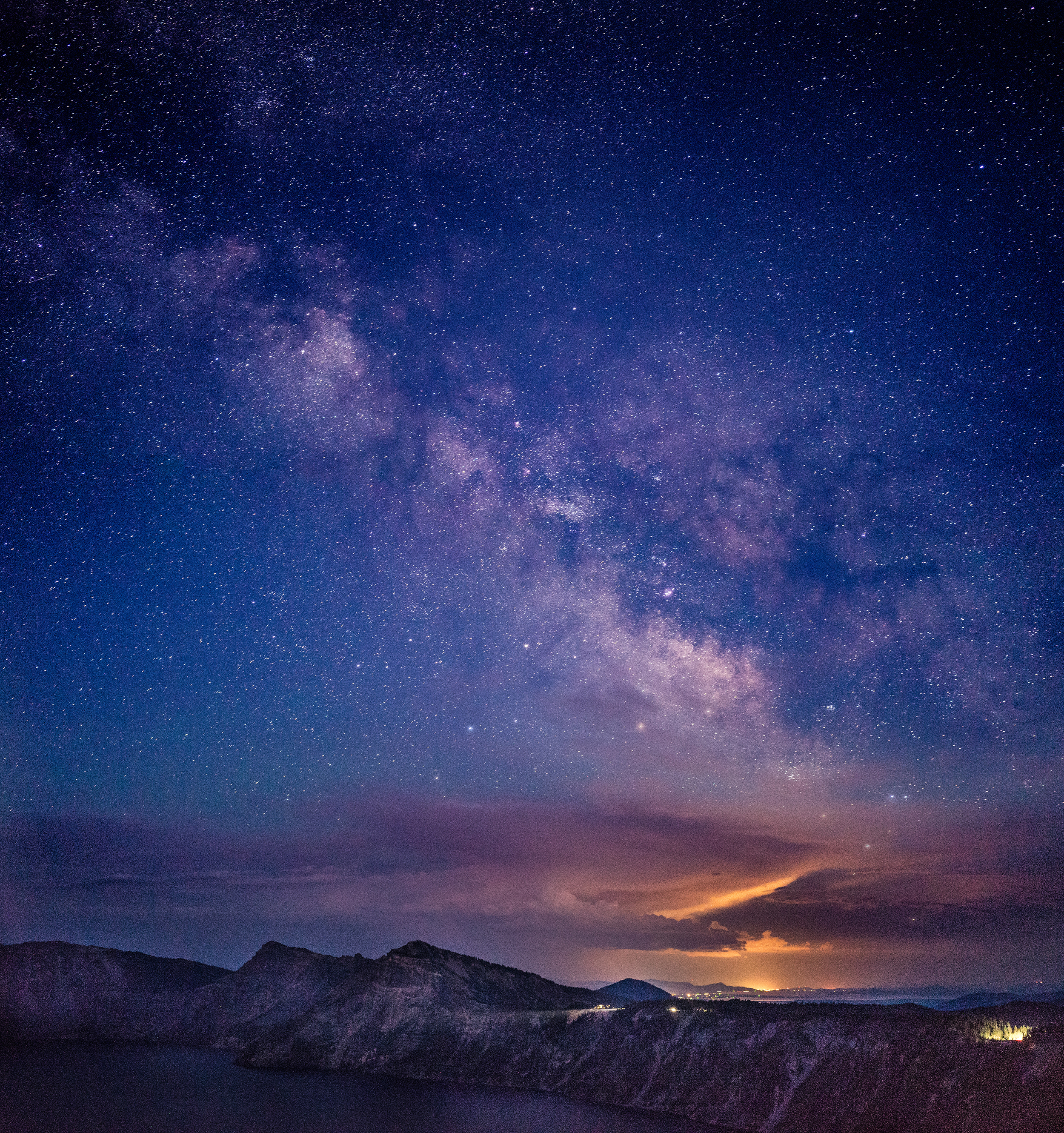 The sky cleared up that night and the Milky Way was visible even through naked eyes. Pop used an app to locate the direction that the Milky Way would appear so we were able to take photos like this one.