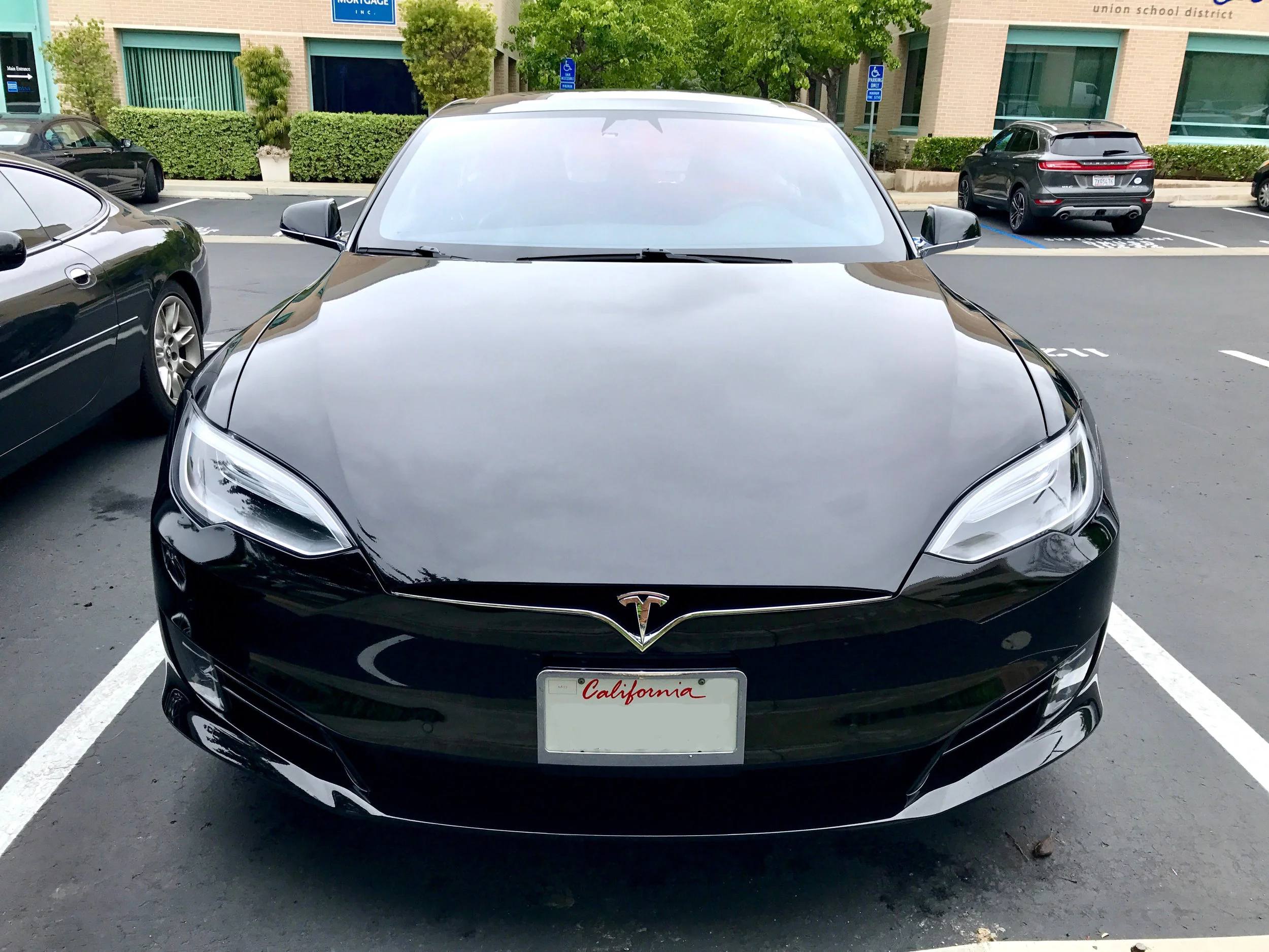 New front-end of the 2017 Model S