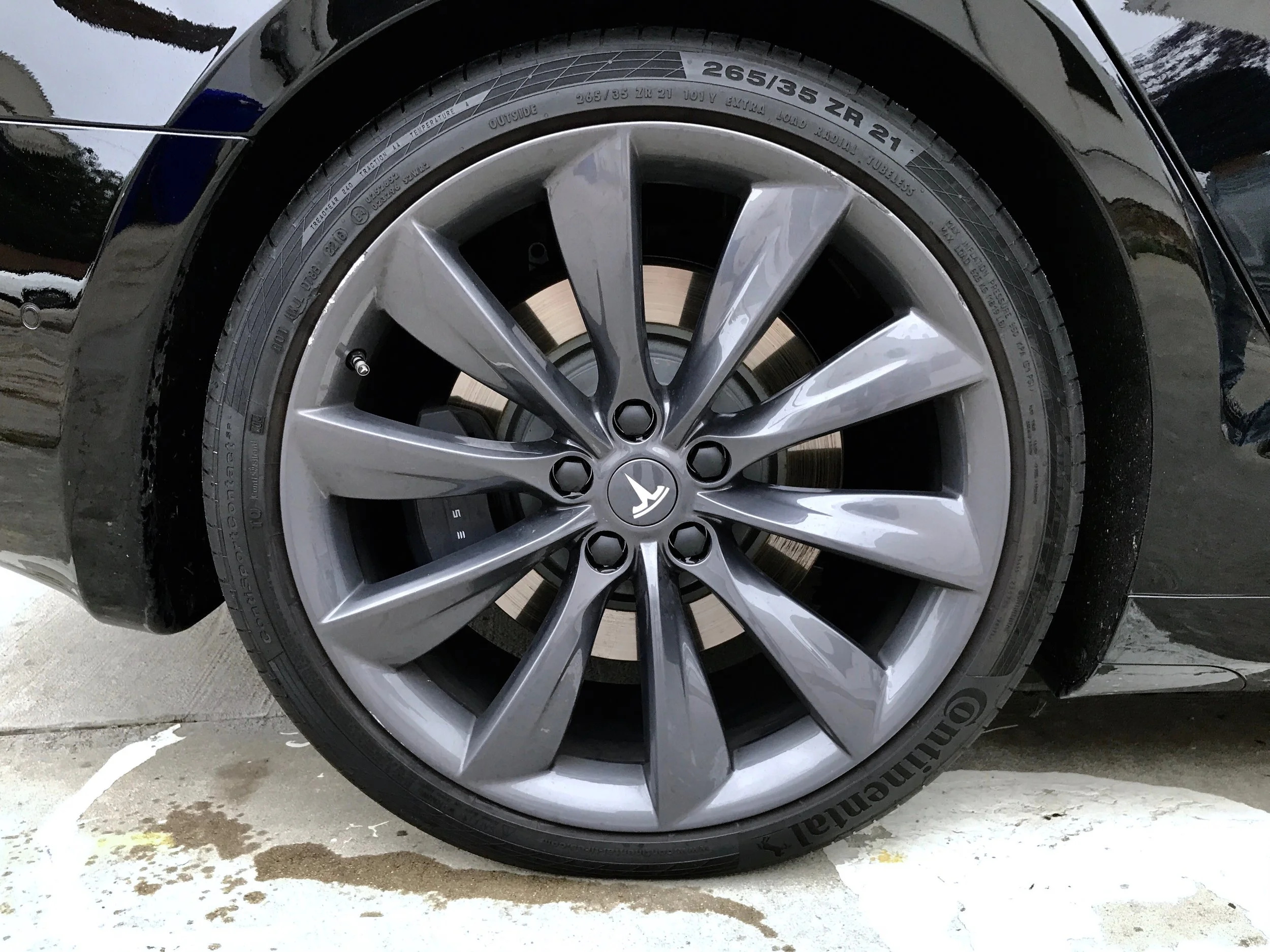 21" Grey Turbine Wheel makes this car one mean machine!