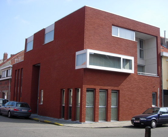 069-01.jpg