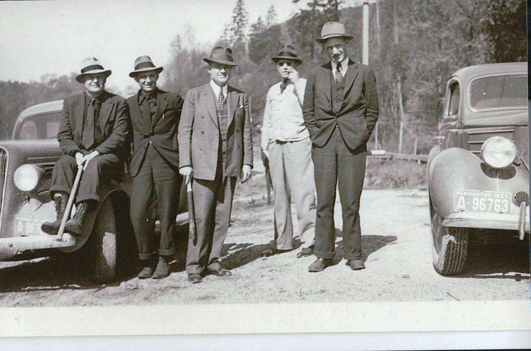 FBI Agents searching the Northwest forests for a kidnapped child. (Courtesy Franklin family)