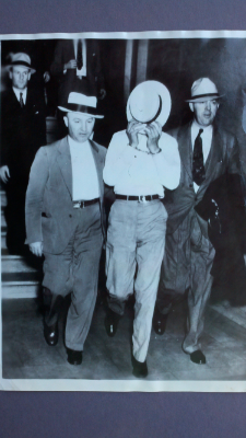 SA Clarence Hurt, (left)&nbsp;with Karpis 1936