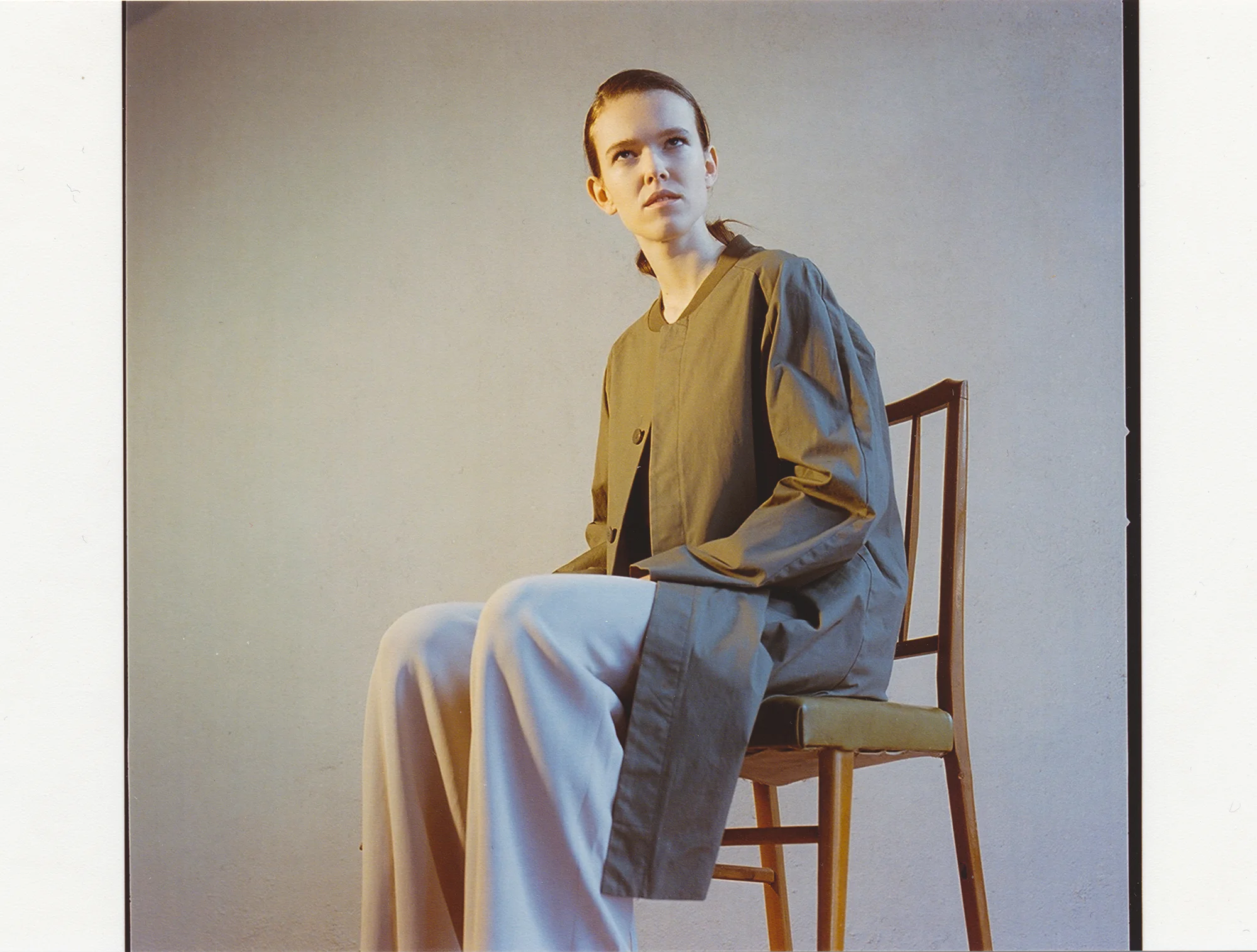 trenchcoat COS, trousers COS