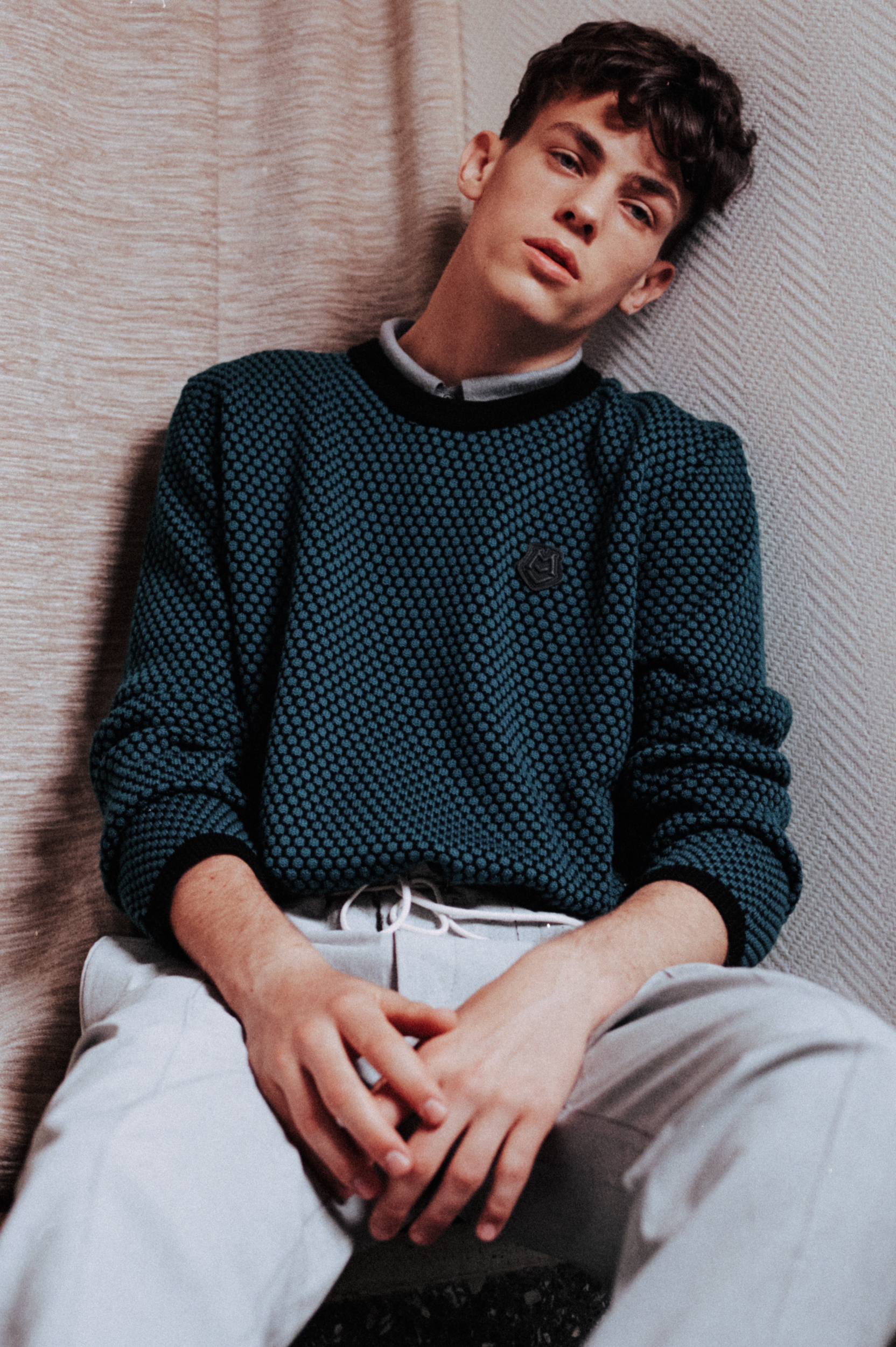 pullover LOVE MOSCHINO, shirt Z ZEGNA, trousers MAISON MARTIN MARGIELA 1 0