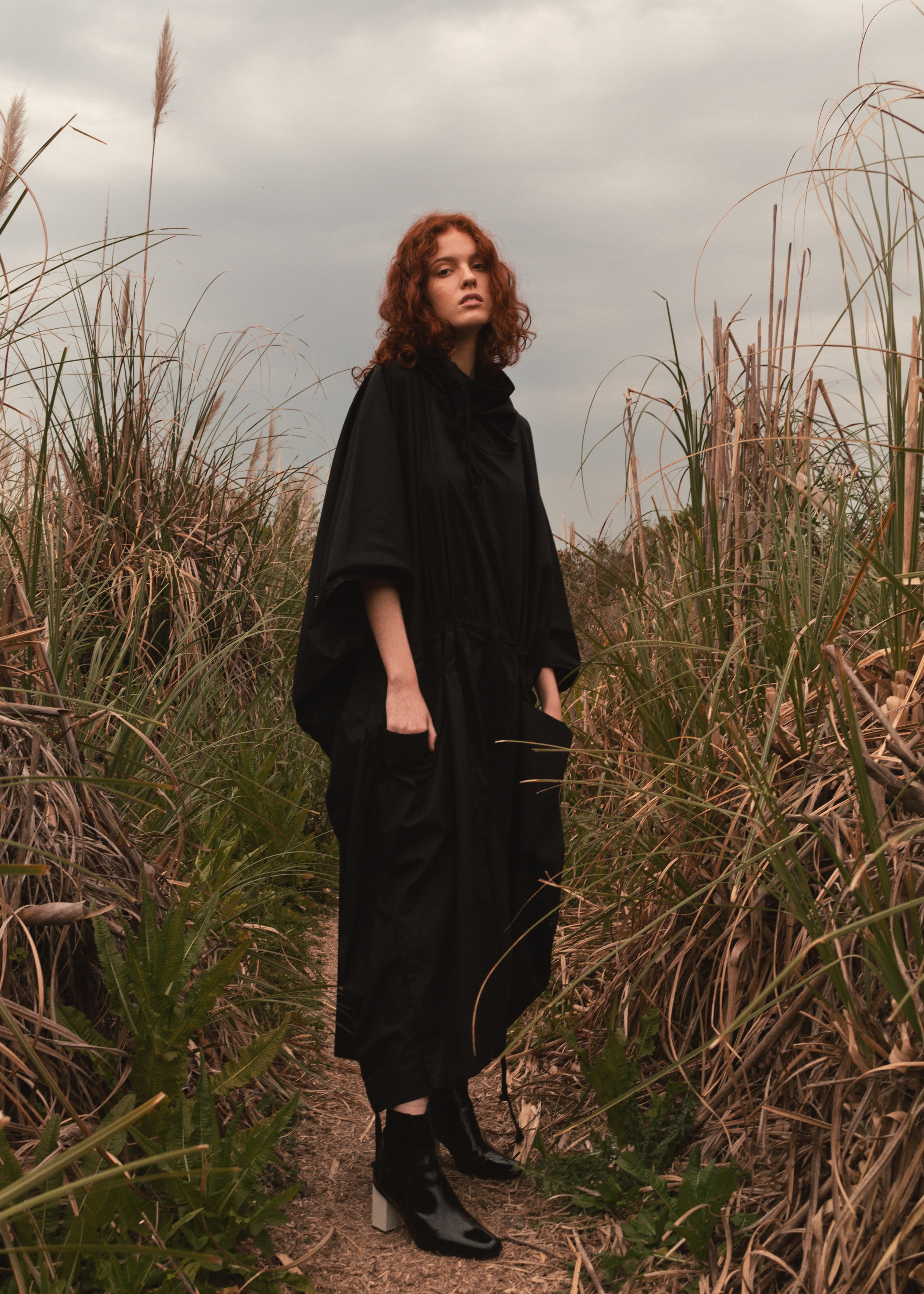 tunic KOSTUME, boots DUBIE