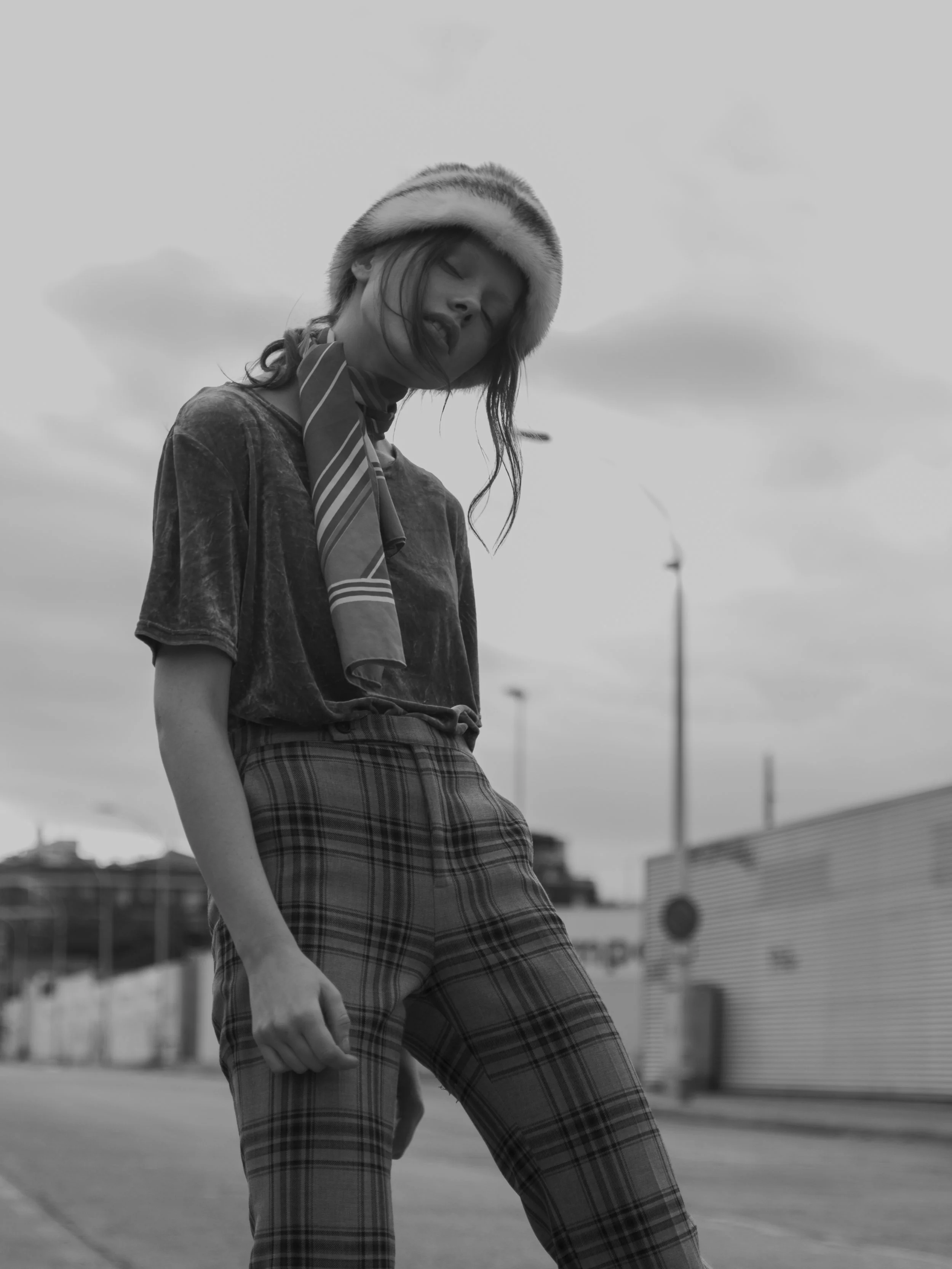 hat TORRAS, scarf STYLIST'S OWN, t-shirt KATHY IRELAND, trousers WOM&NOW