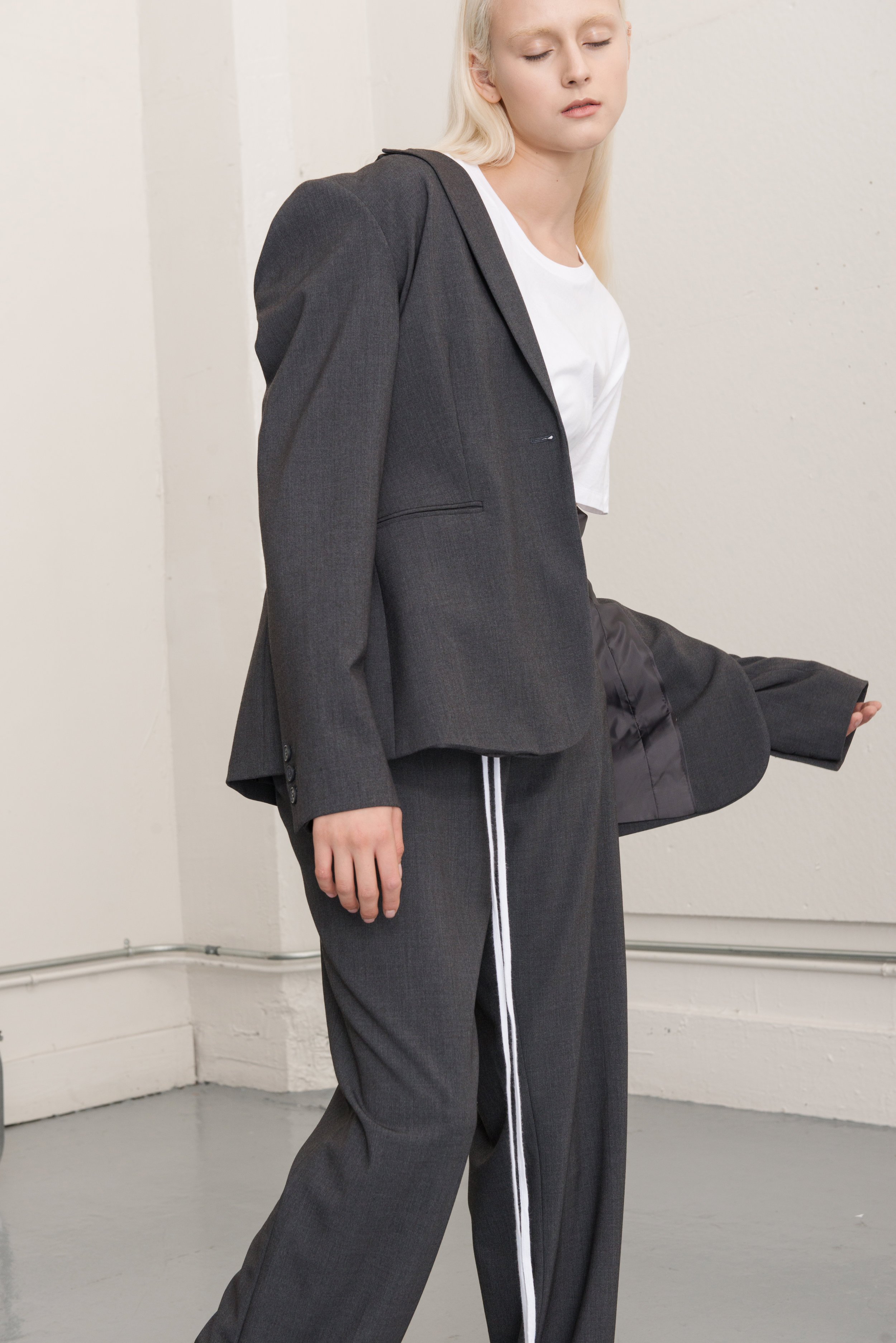 jacket CALVIN KLEIN, t-shirt HANES, corset AI, pants CALVIN KLEIN