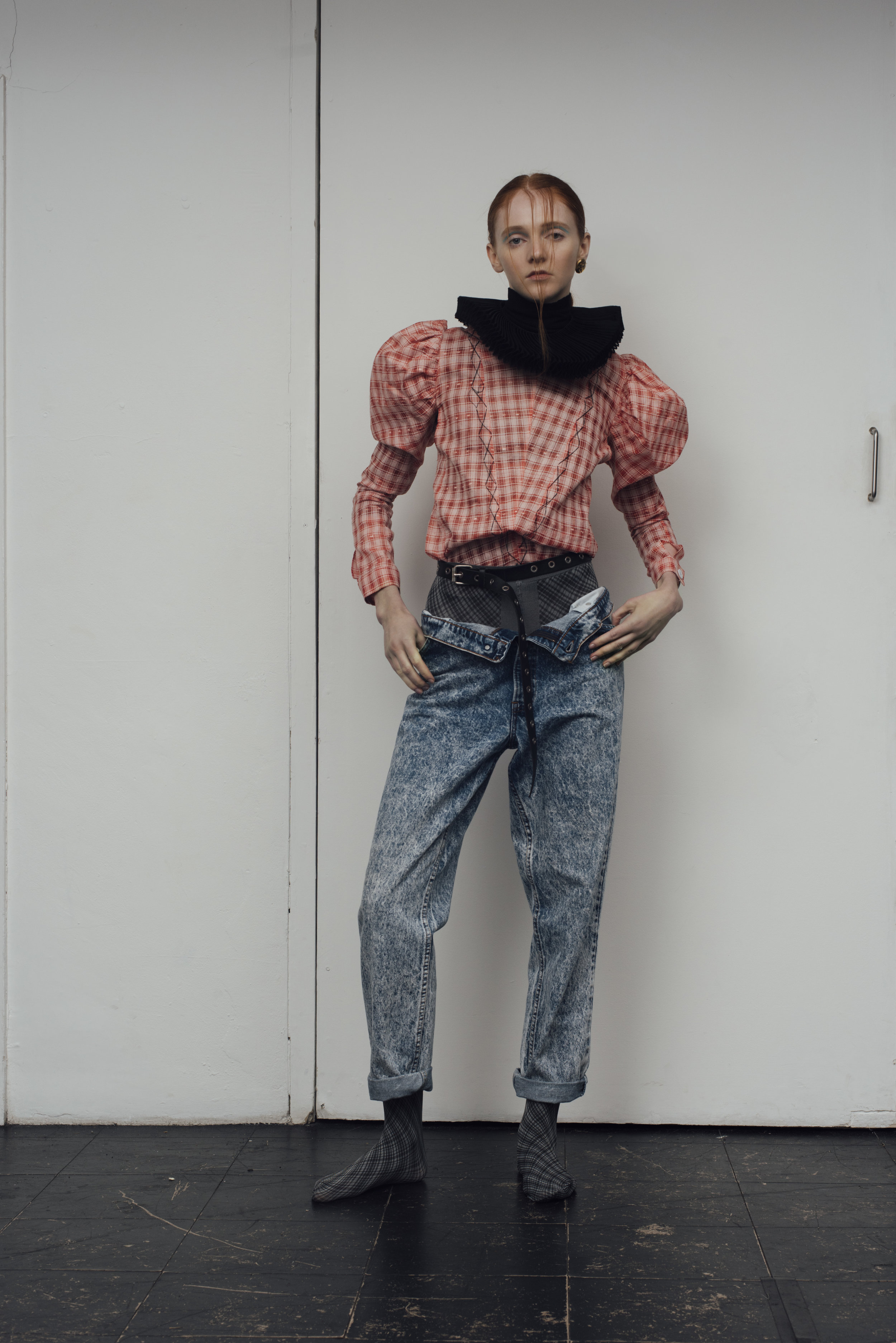 blouse CONSTANCE BLACKALLER , collar COSTUME STUDIO, levi jeans MINT VINTAGE , earrings STYLIST’S OWN CHANEL VINTAGE