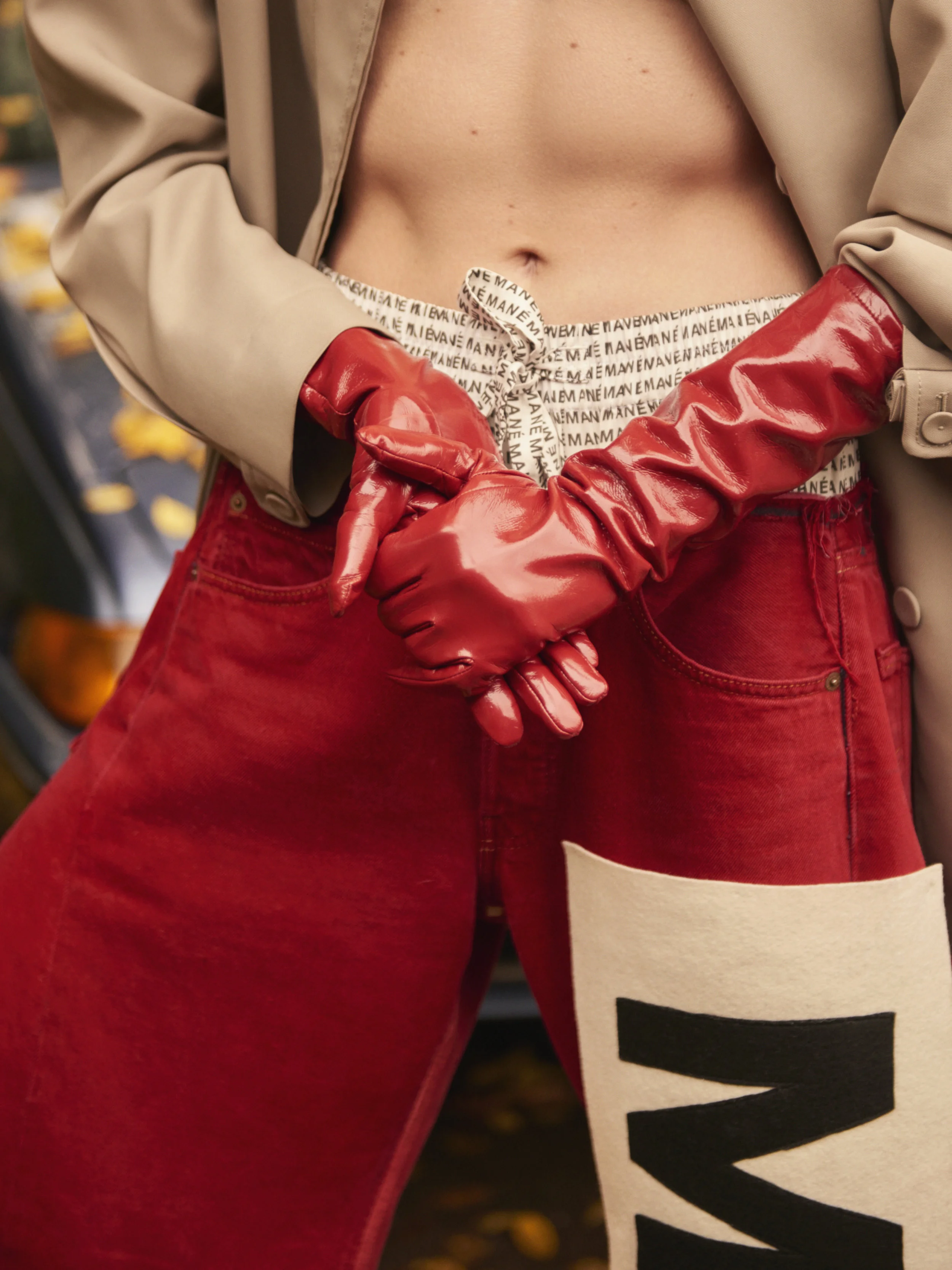 coat BALENCIAGA , trousers MANE MANE STUDIO , gloves VINTAGE