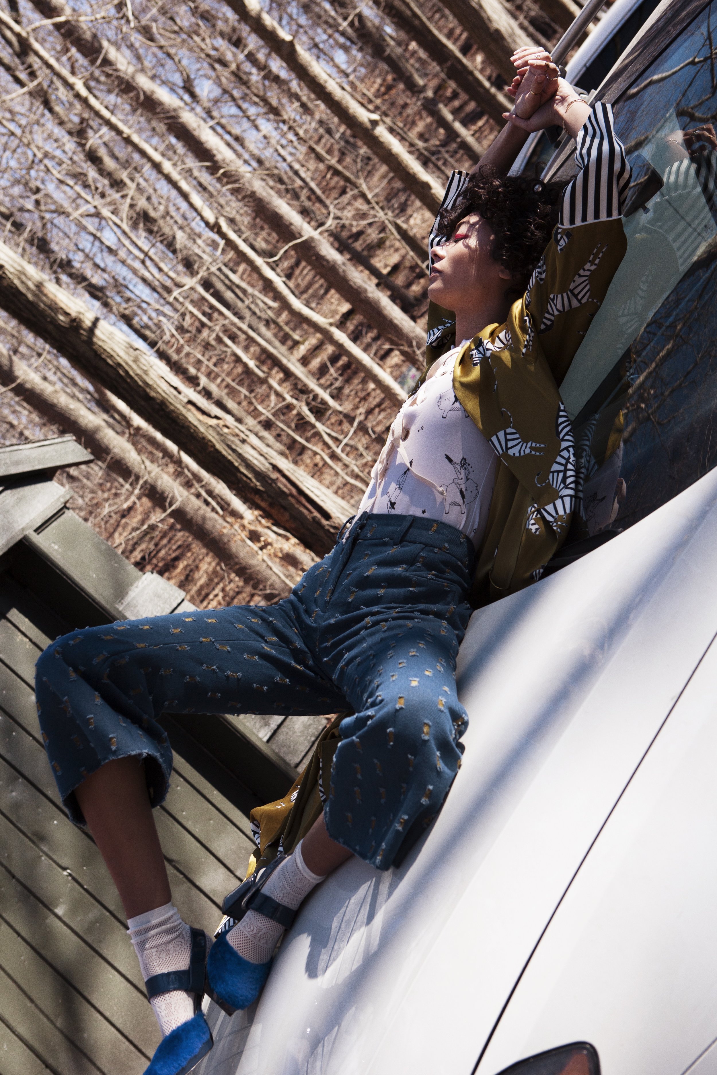 kimono OLIVIA VON HALLE, bodysuit RACHEL ANTONOFF, cullottes RHOI SHEARLING, maryjanes AMELIE PRICHARD