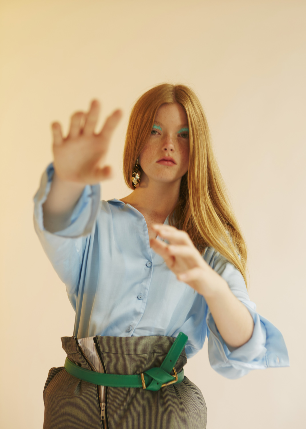 jacket H&M, trousers SCARLETT DI GREEN, belt BEYOND RETRO