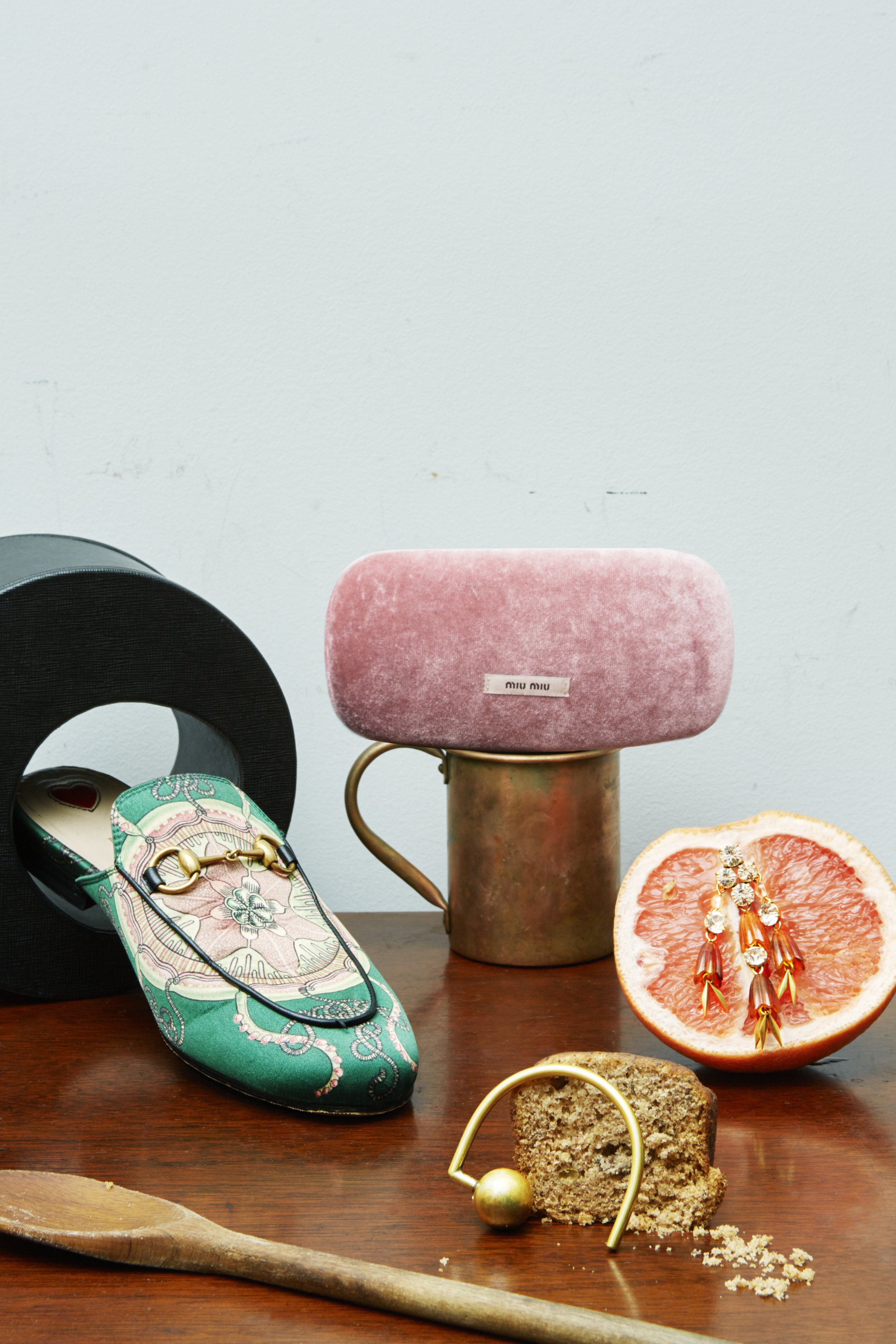 Black Bag Aliona Kononova , Slides GUCCI , Earring j.crew Bracelet THE REFORMATION