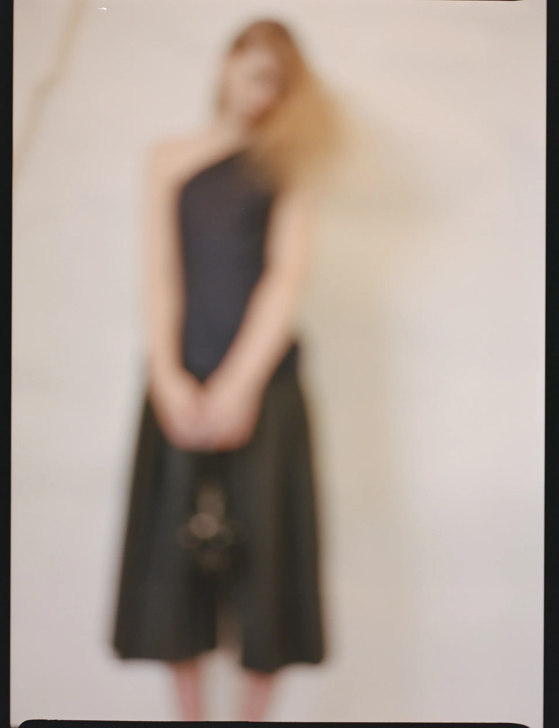 Top: SHUR RUITZ Trousers: SIN'S SUIT