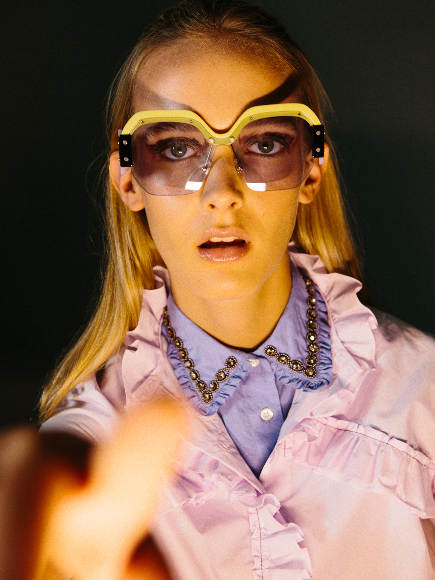 shirt SANDRO, neck ESSENTIEL, sunglasses MIU MIU 
