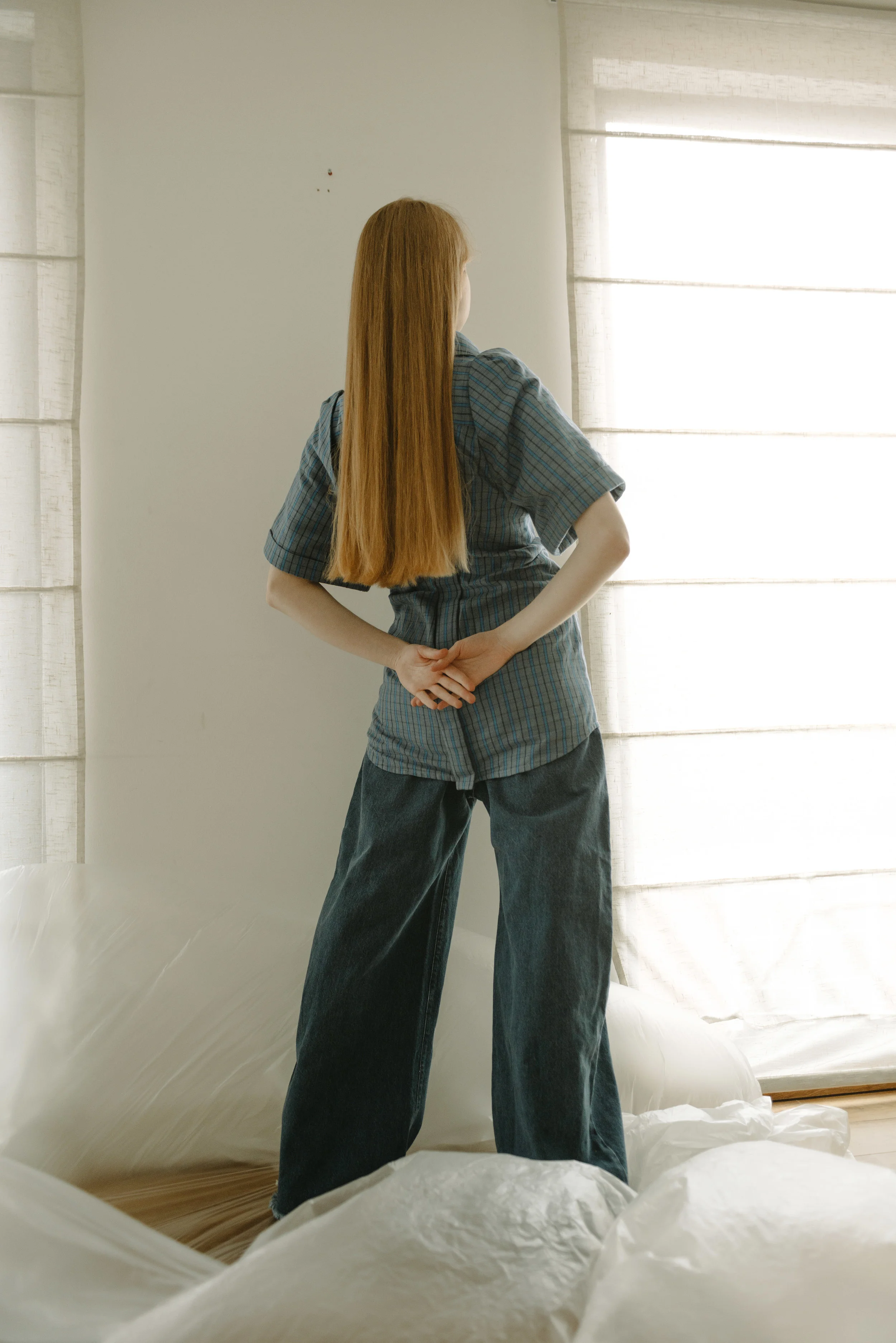 SHIRT - JACQUEMUS TROUSERS - MARQUES ALMEDIA EARRINGS - MANGO