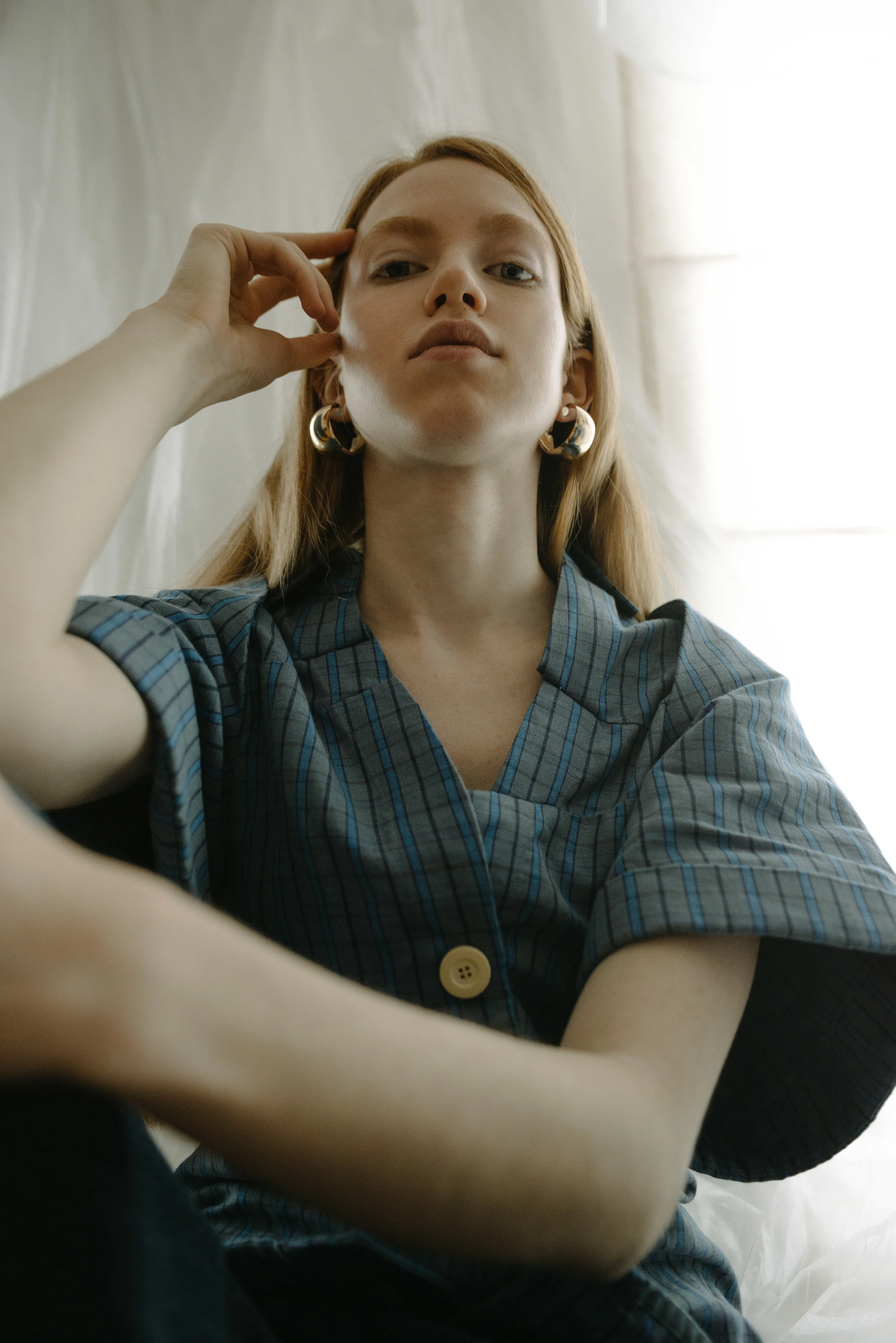 SHIRT - JACQUEMUS TROUSERS - MARQUES ALMEDIA EARRINGS - MANGO