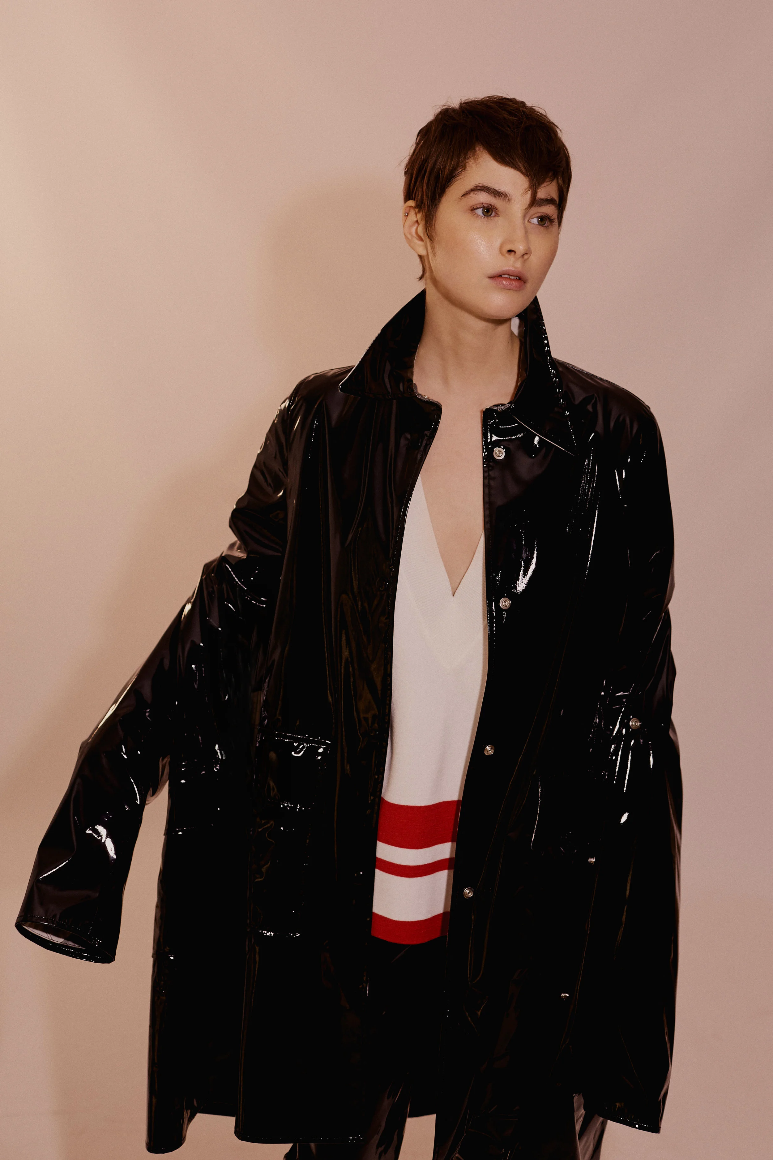 Pants CARVEN Jersey SANDRO Jacket MAISON MARGIELA Shoes SANDRO