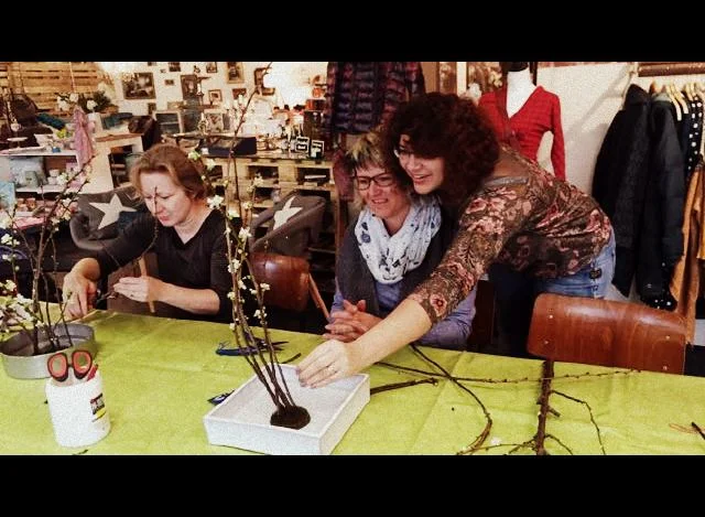 Einlicke in die Ikebana Einblicke ind die Kurse mit Anna Maria De Carvalho zwischen Okt. 15 und Feb 16